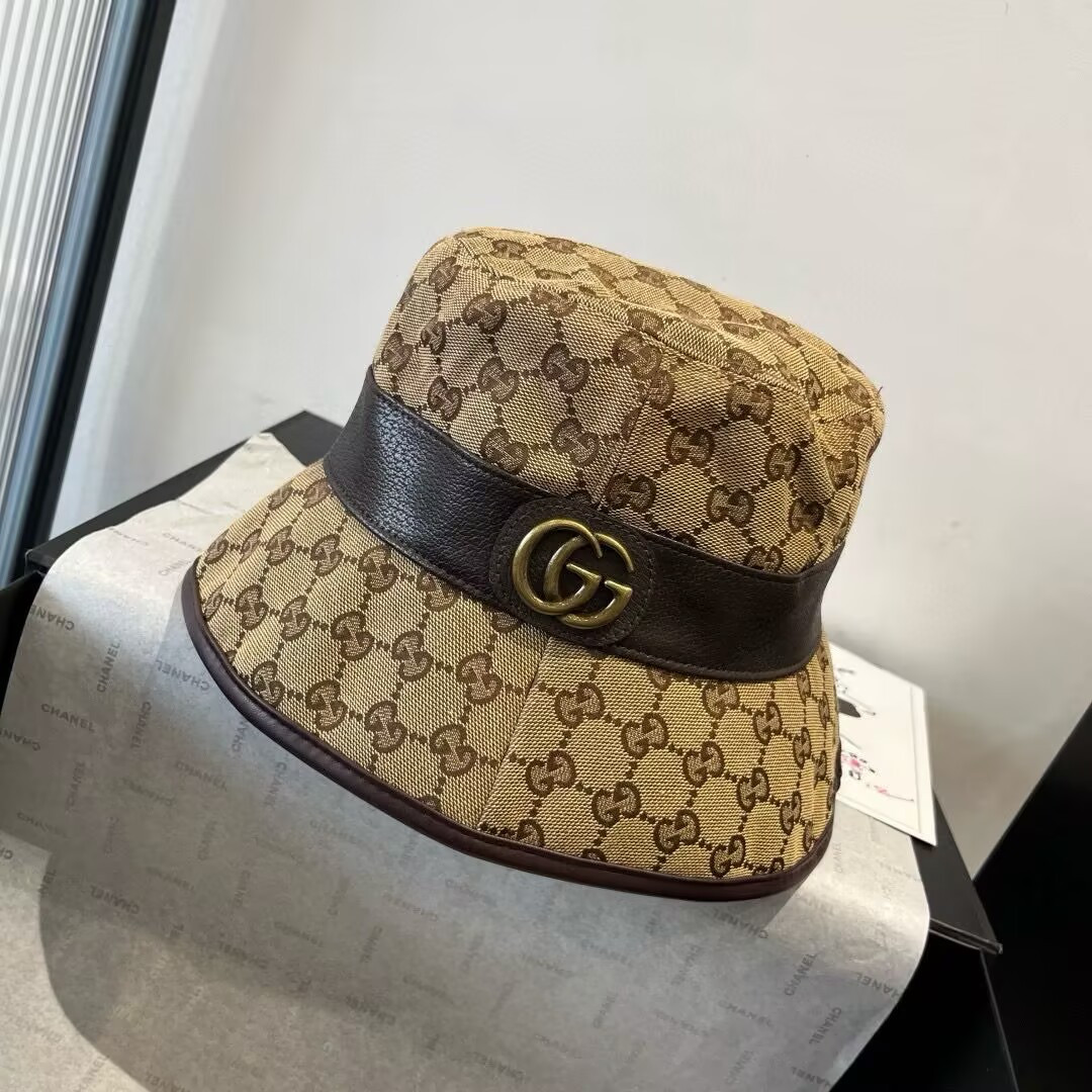 G*u*i gg canvas bucket hat