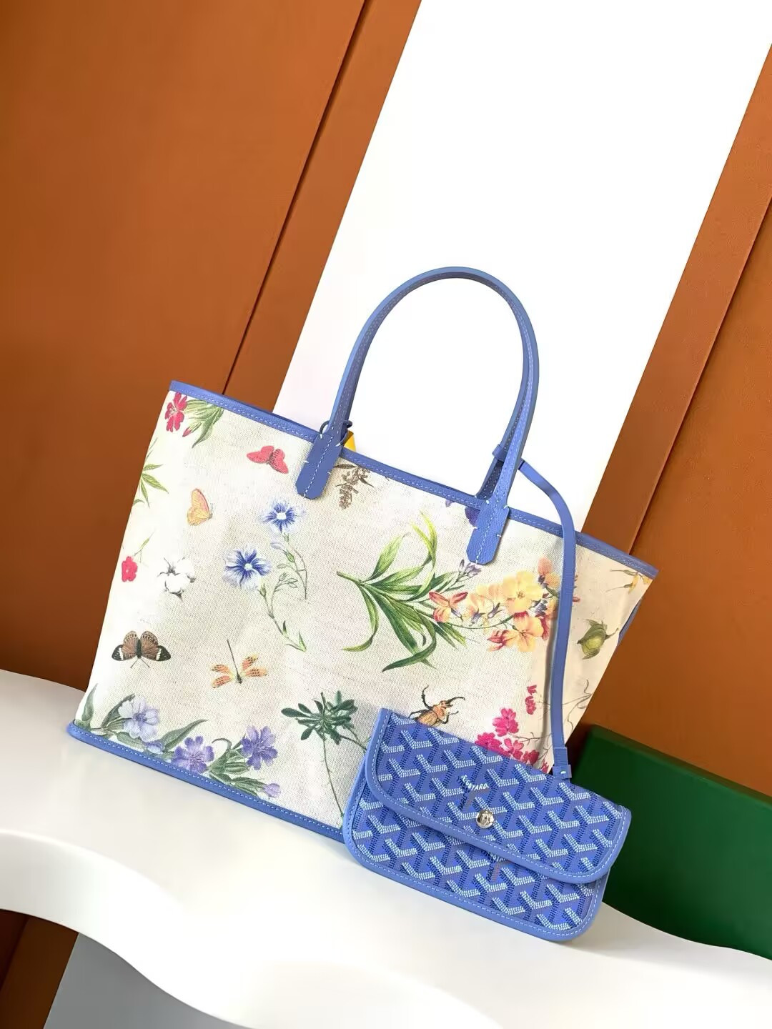 Go*ard small saint l0*is bag 28 cm x 15 cm x 34 cm