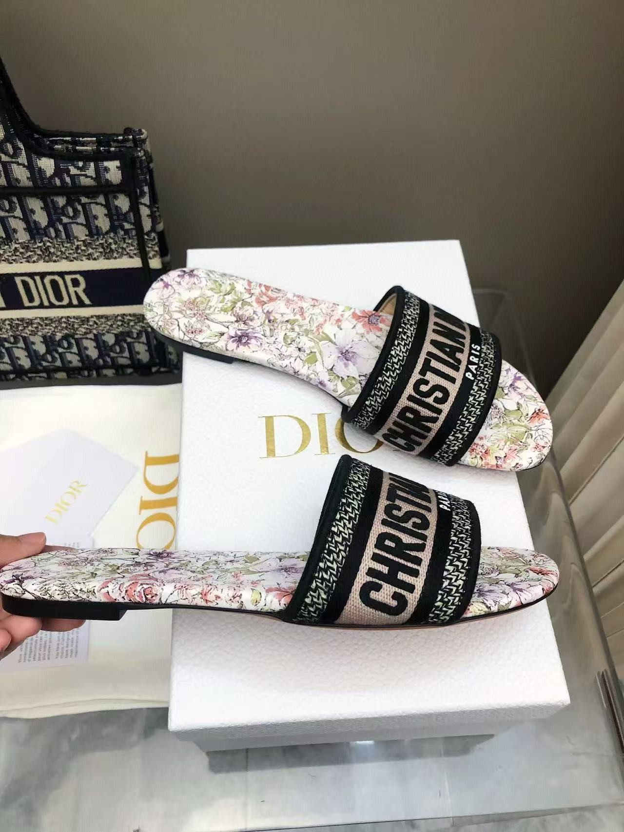 UA D*0r Dway Slide