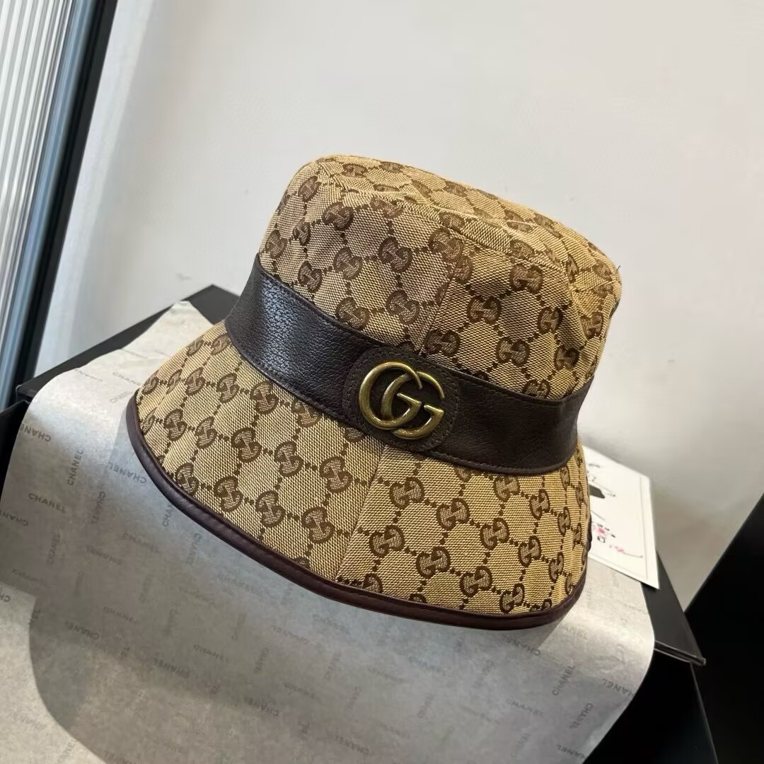 G*u*i gg canvas bucket hat