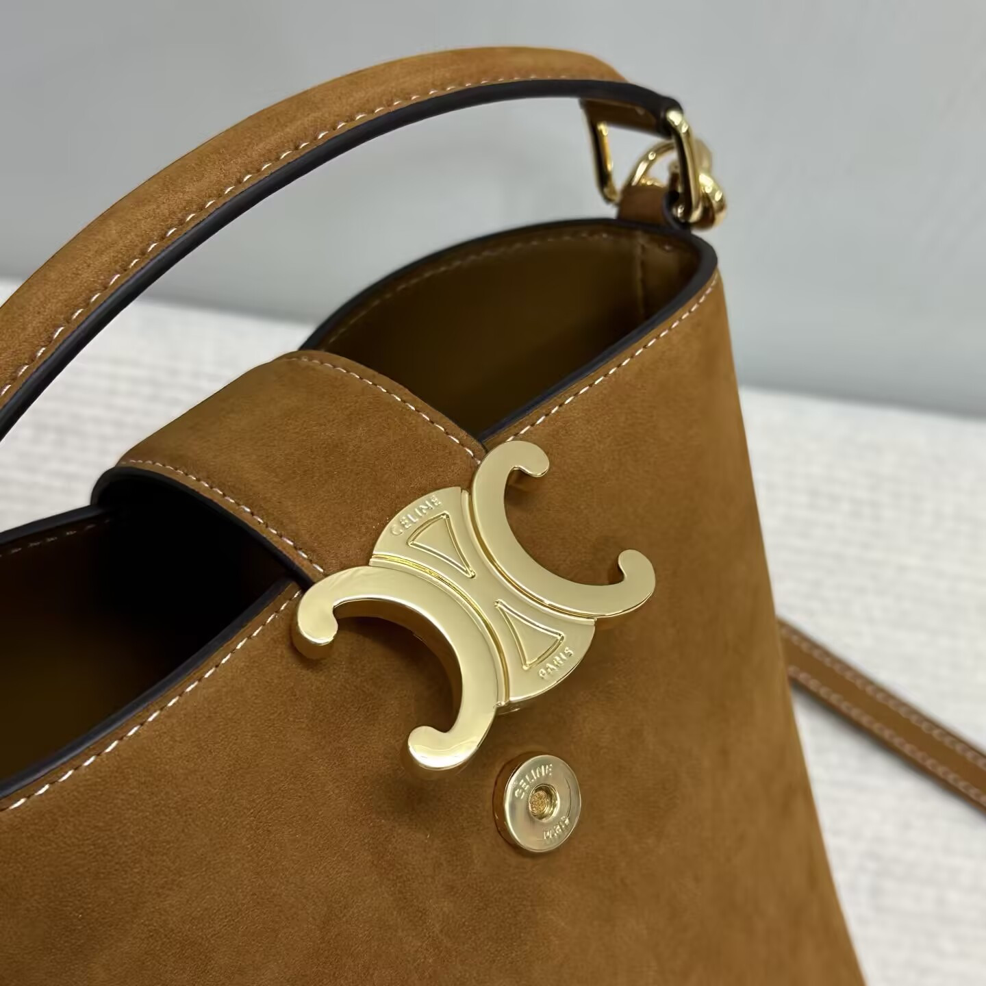 Ce**e mini bucket l0*ise in nubuck calfskin 13.5x16x10cm