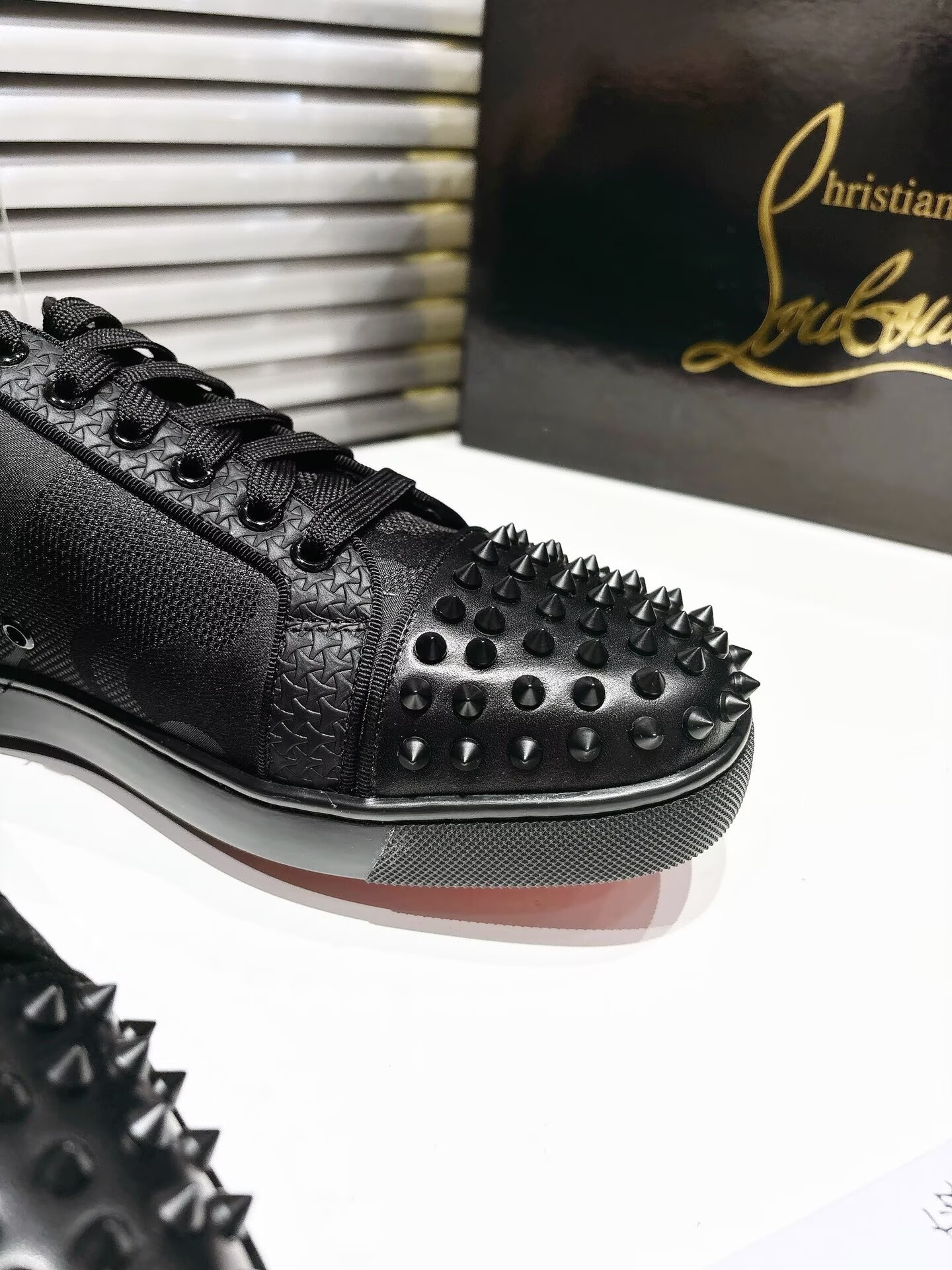 ua Ch**an louboutin seavaste 2 orlato sneakers