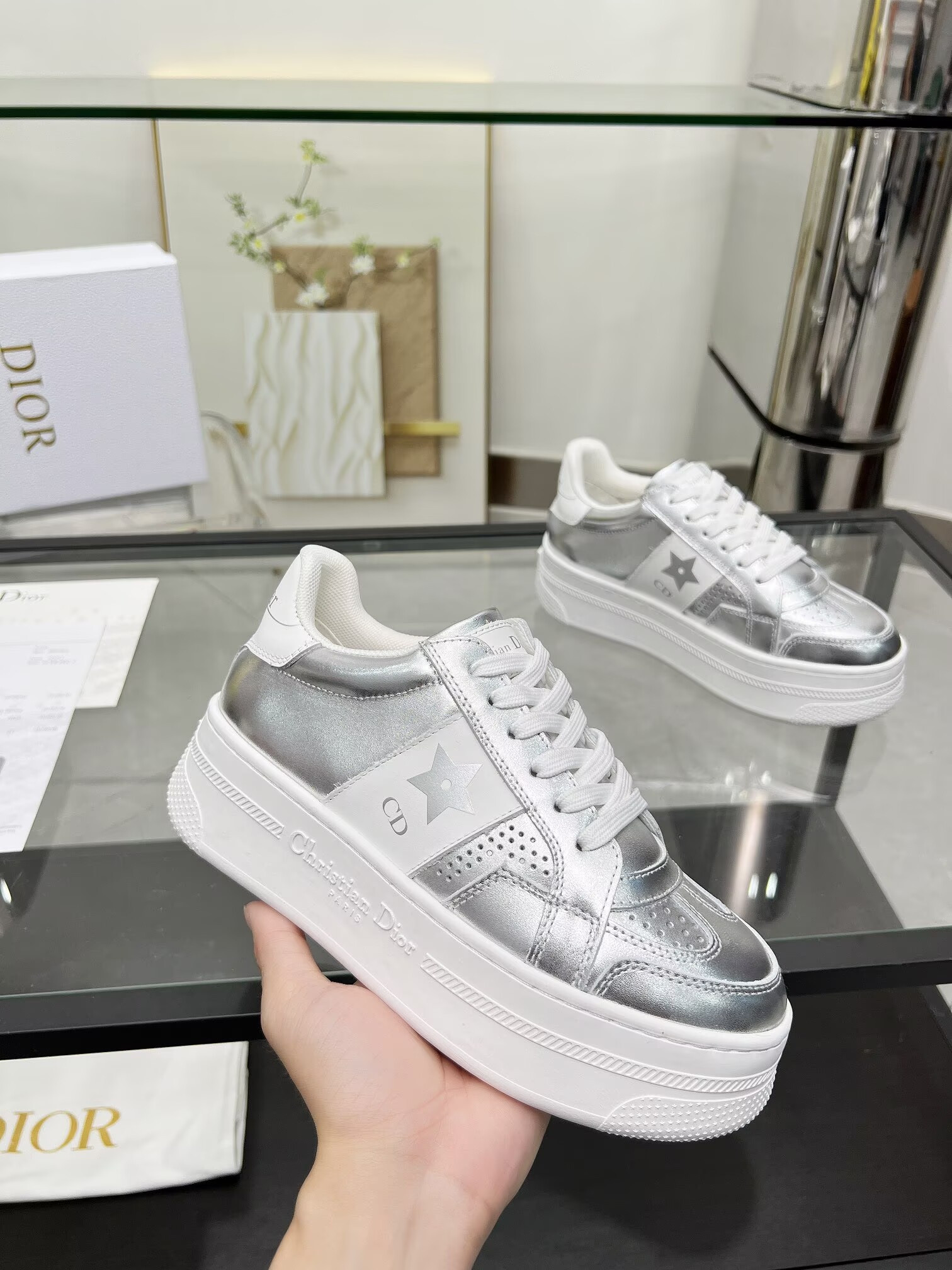 ua D*or star platform sneaker