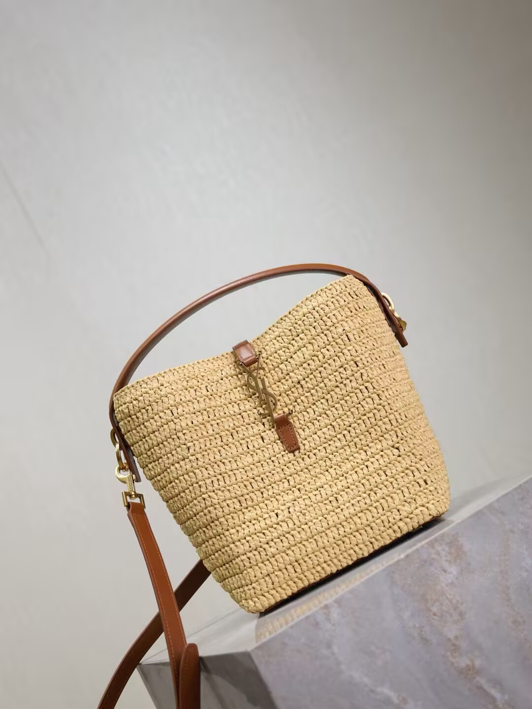 Y*L le 37 (raffia) 17x20x13cm