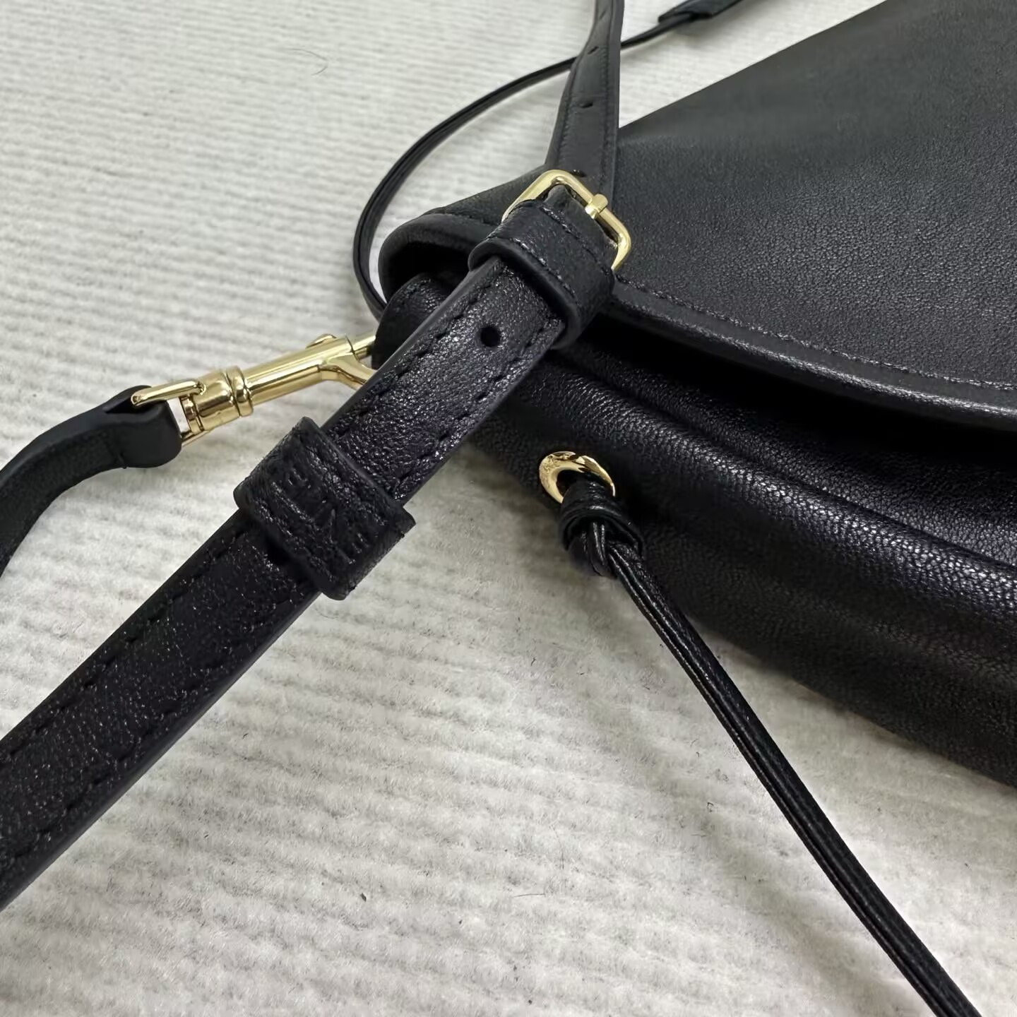 ce**e halfmoon soft triomphe bag in S*pple shiny lambskin 46x19x10cm