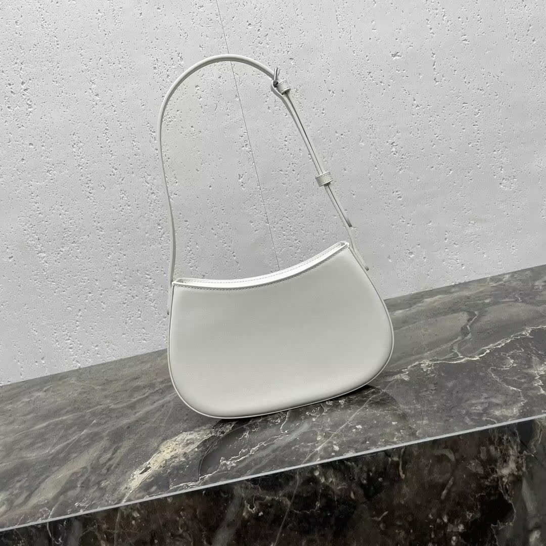 Ce**e medium tilly bag in shiny calfskin 22x13.5x4cm