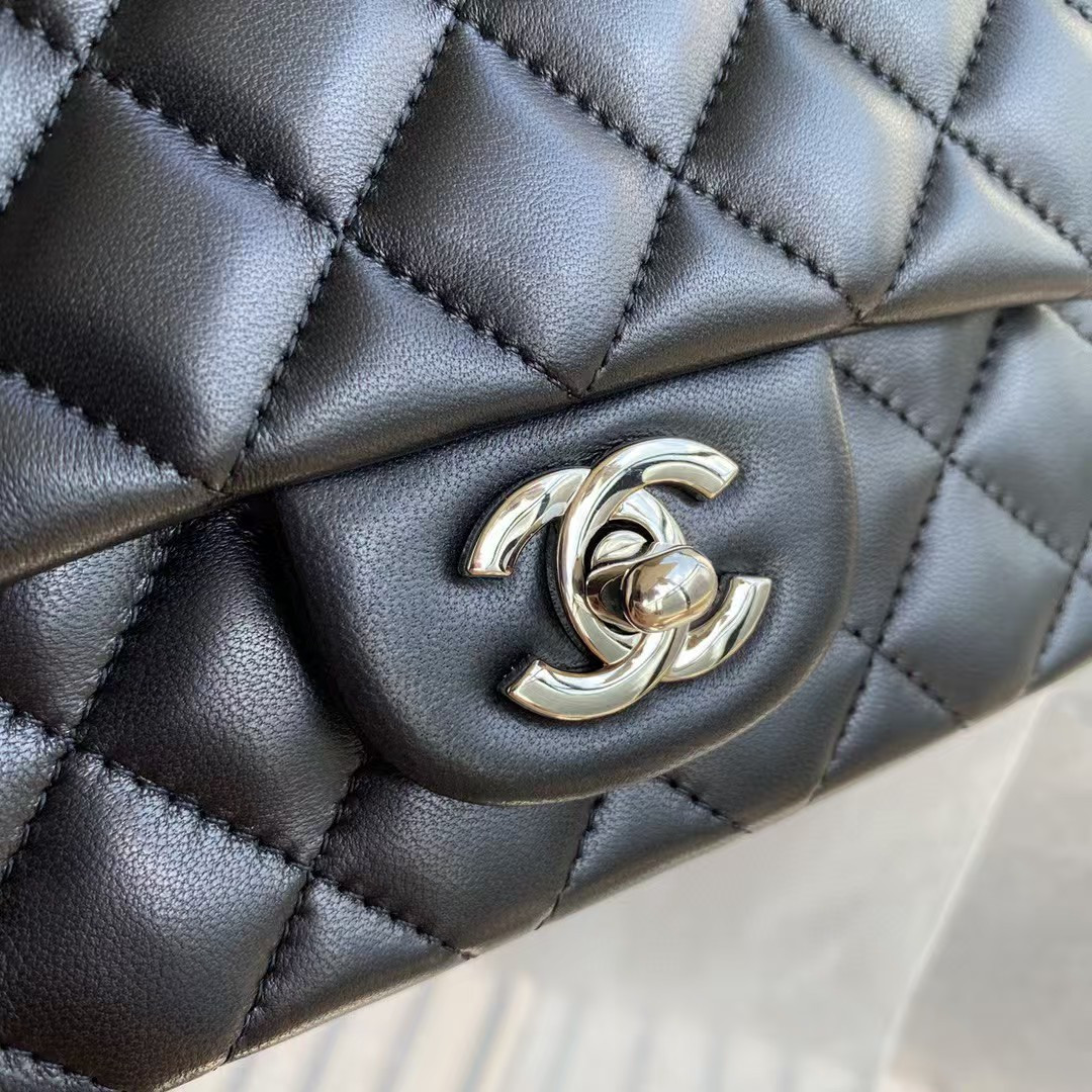 Ch*el Mini Classic Handbag Lambskin & Silver-Tone Metal Black 13.5x 17x8cm