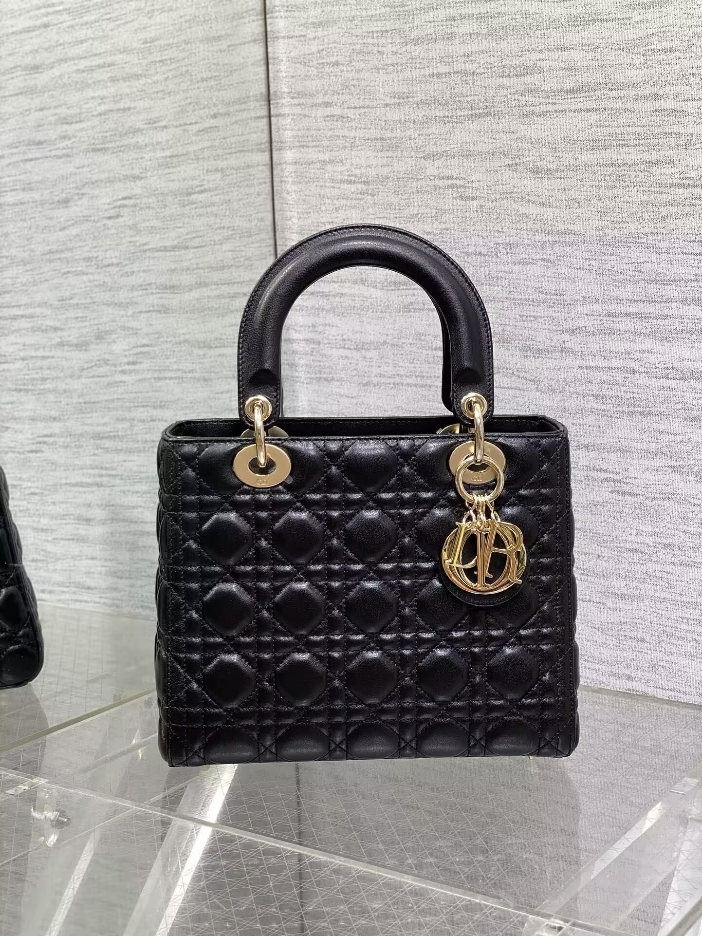 medium lady D*or bag 24 x 20 x 12 cm