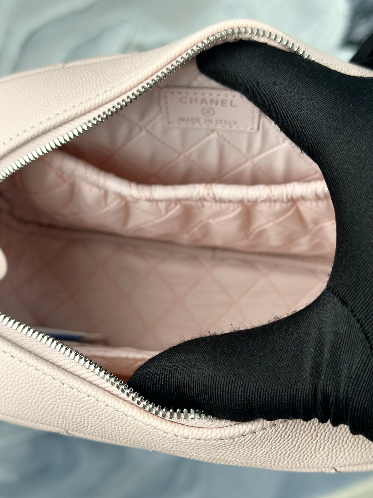 Ch*el pouch bag a31105 21x6x14cm