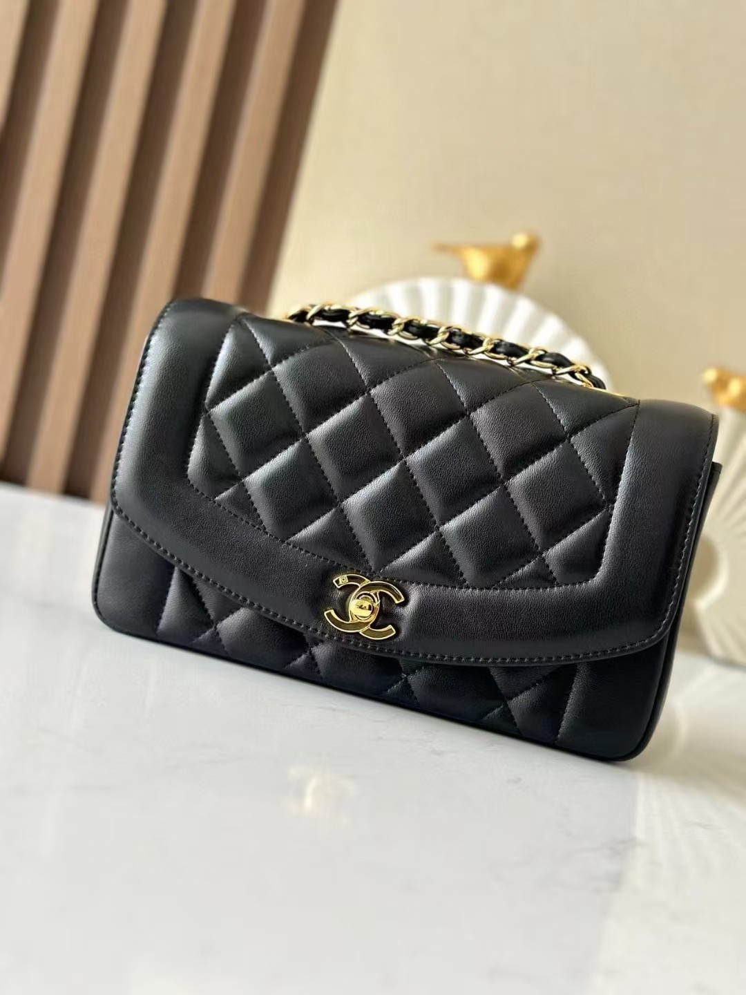 Ch*el Small Diana Flap Bag Lambskin Gold Hardware 22.5x14x7cm