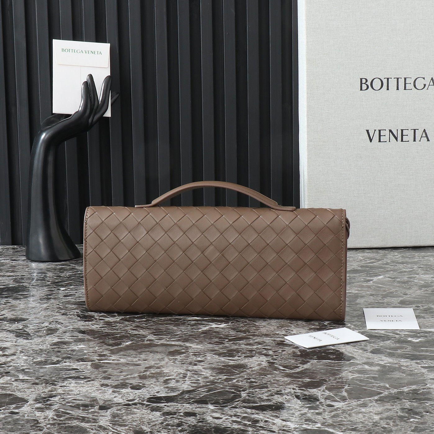 Bo*te*ga Ve*ne*ta Long Clutch Andiamo With Handle Fondant 31x13x3cm