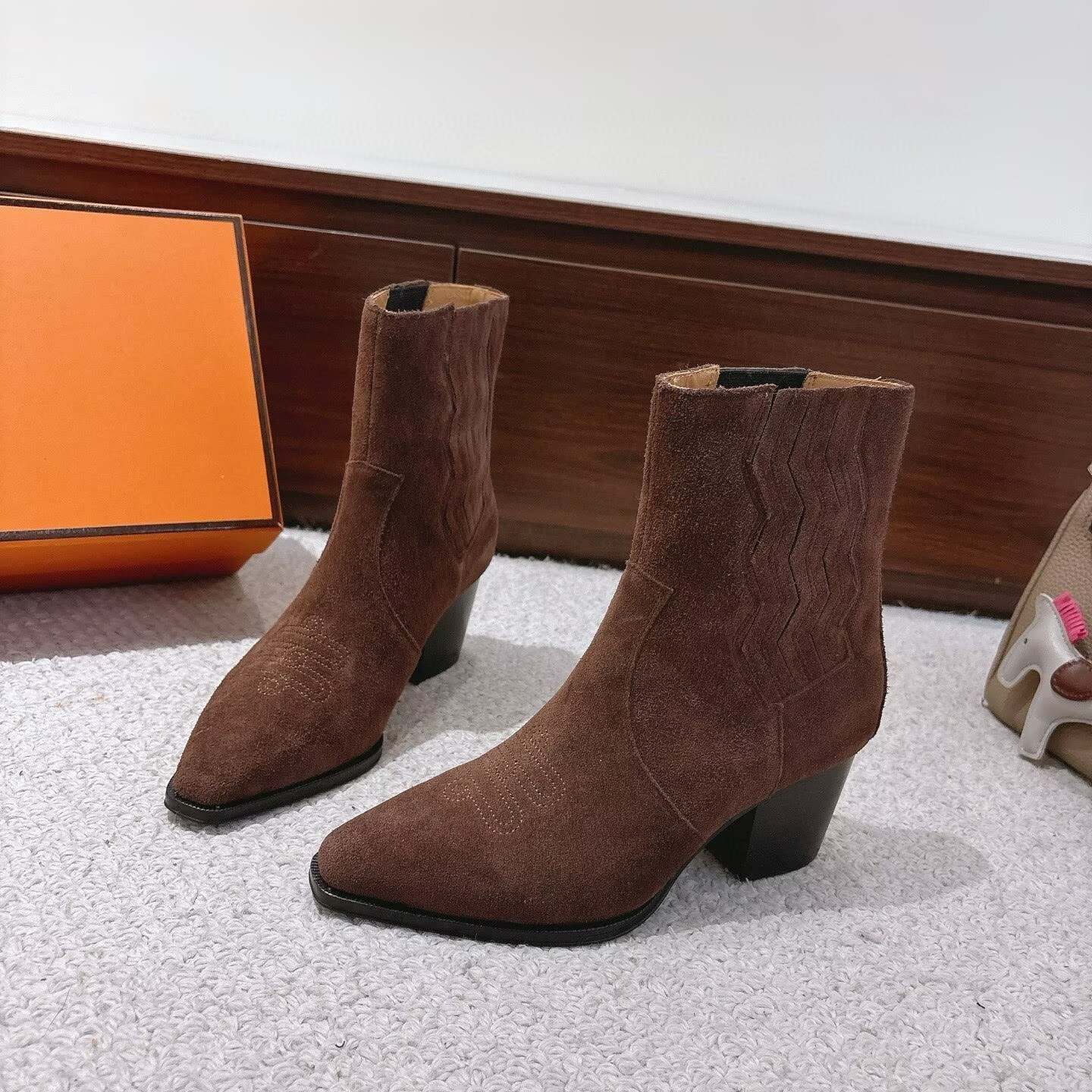 ua H**mes vegas ankle boot