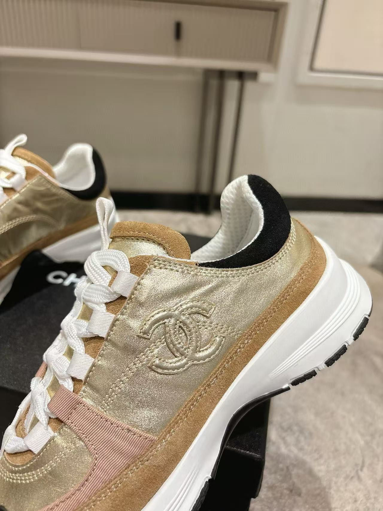 UA Ch*el SNEAKERS