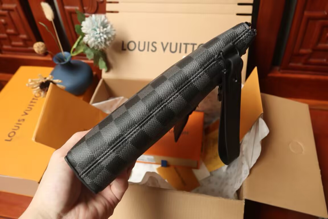 LV Takeoff Pouch N40504 30x22x5cm