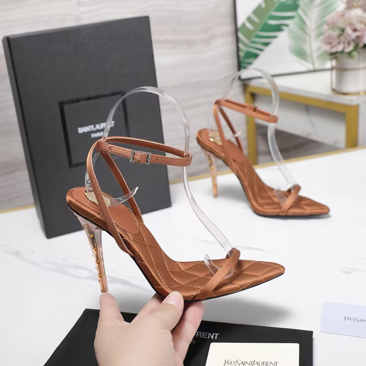 ua Y*L ivresse sandals