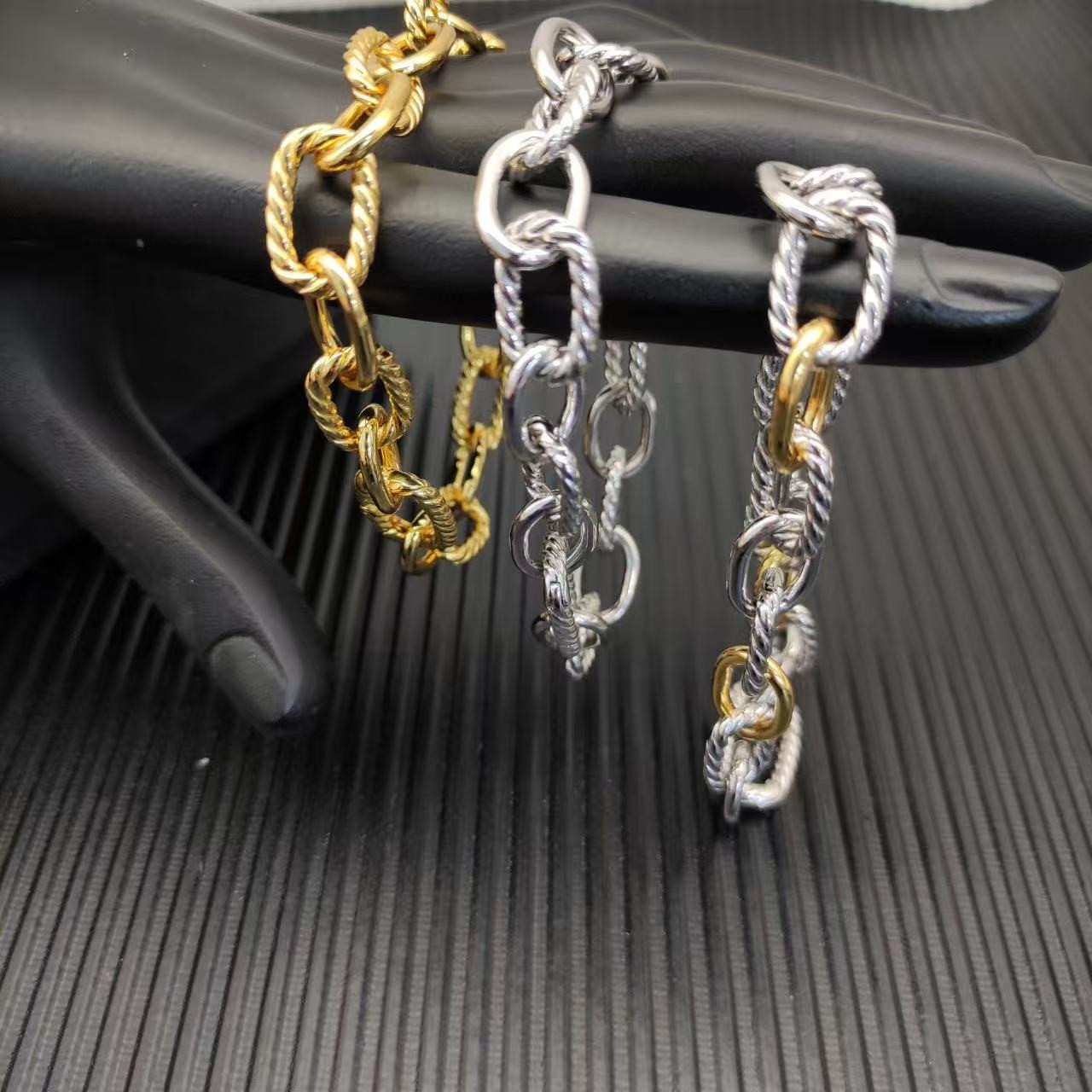 dau1d Yvrm*n 8.5mm buttonhole bracelet(chain length 21cm)