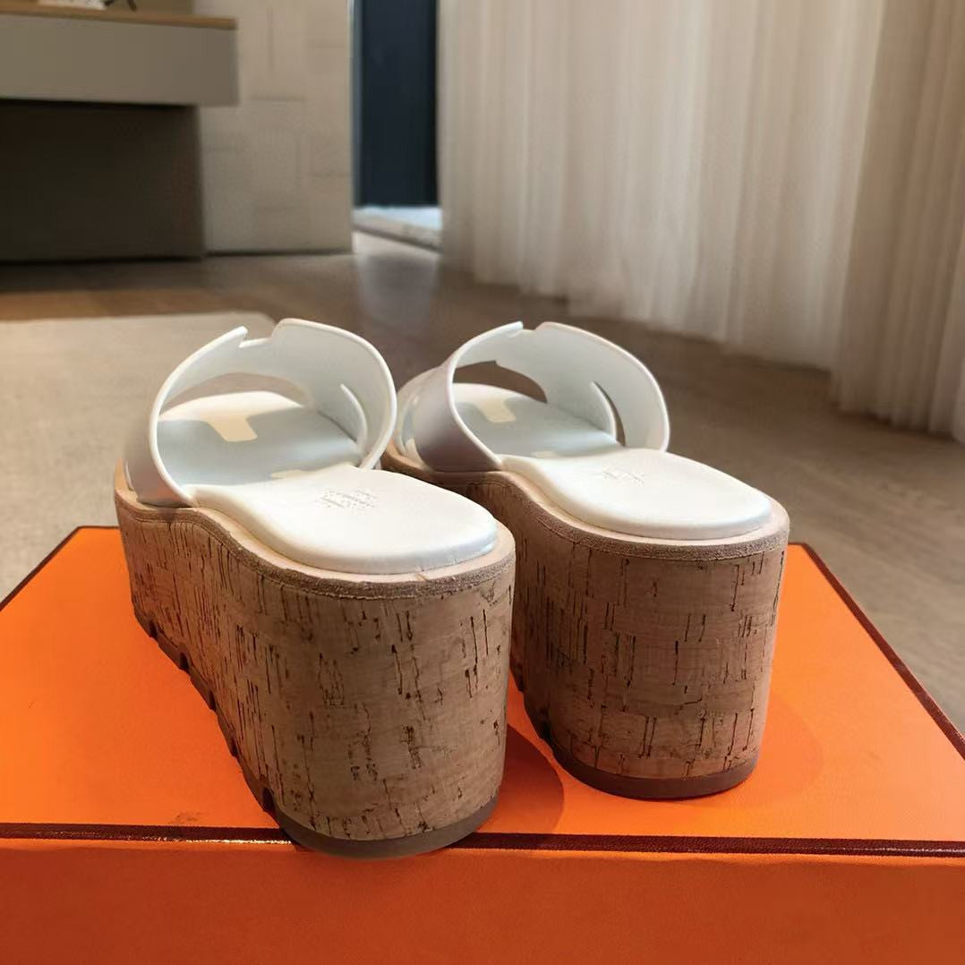UA H**mes Eze 30 Sandal