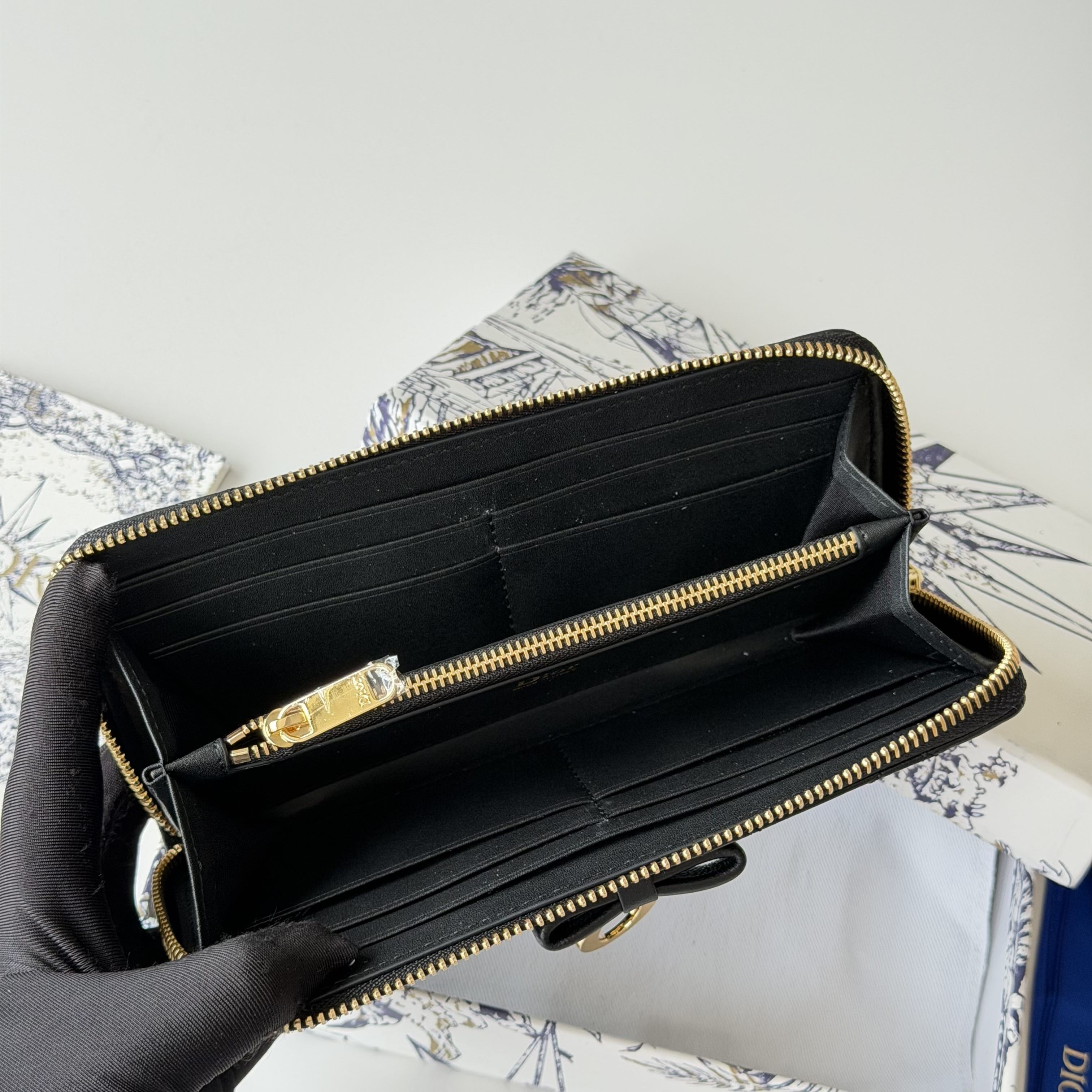 D*or promenade voyageur slim wallet 19x10.5x2.5cm