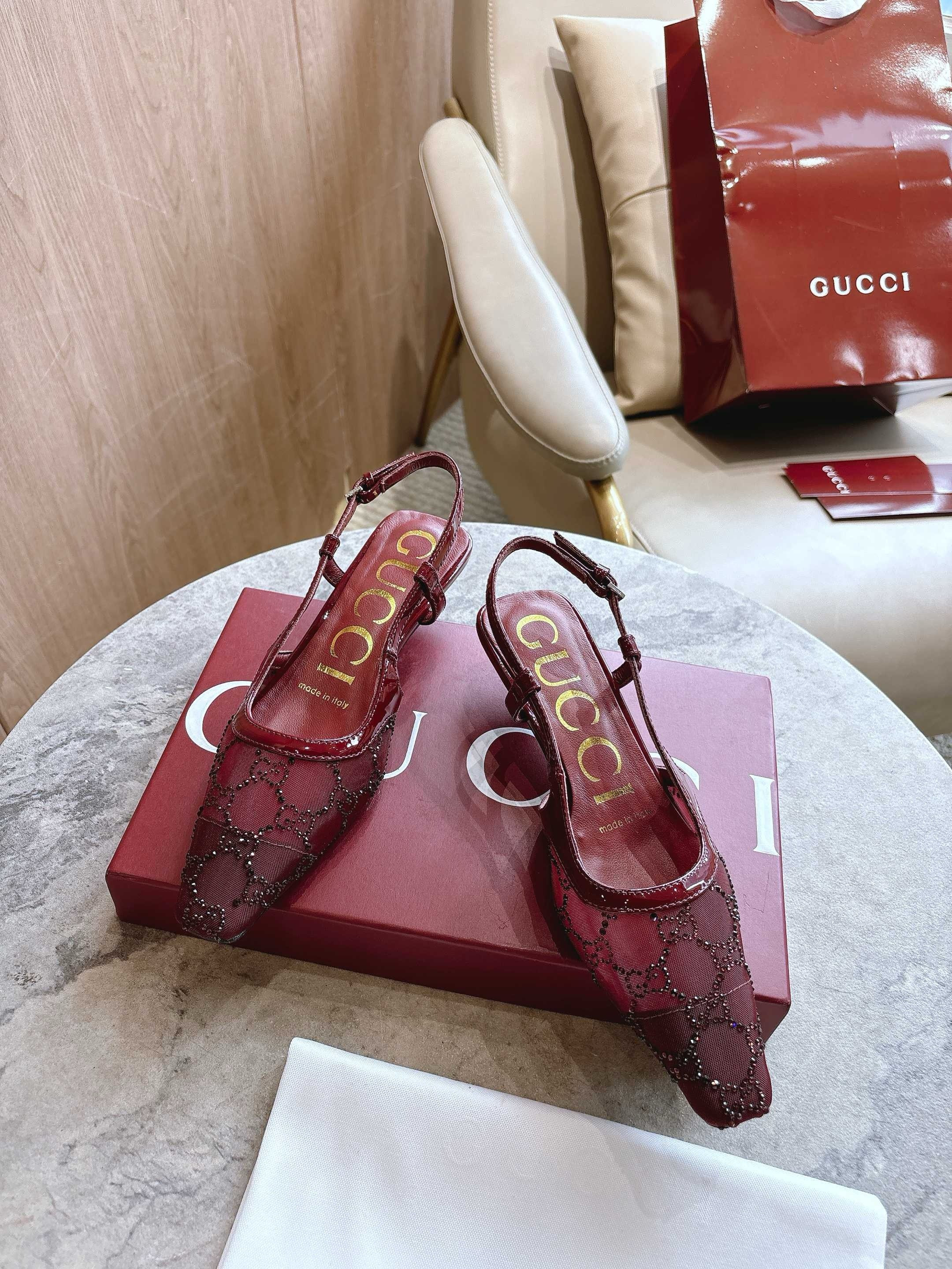 ua G*u*i gg slingback