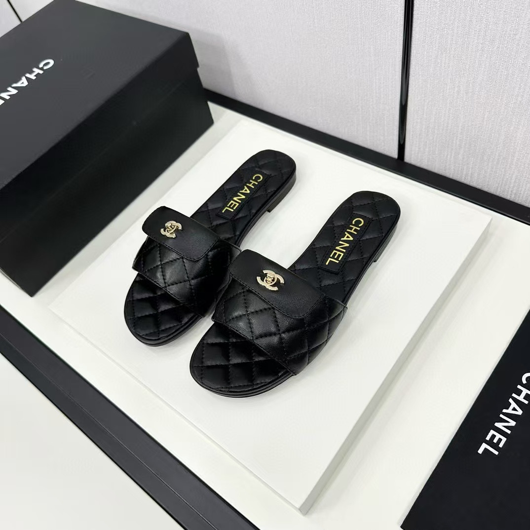 UA Ch*el Slippers