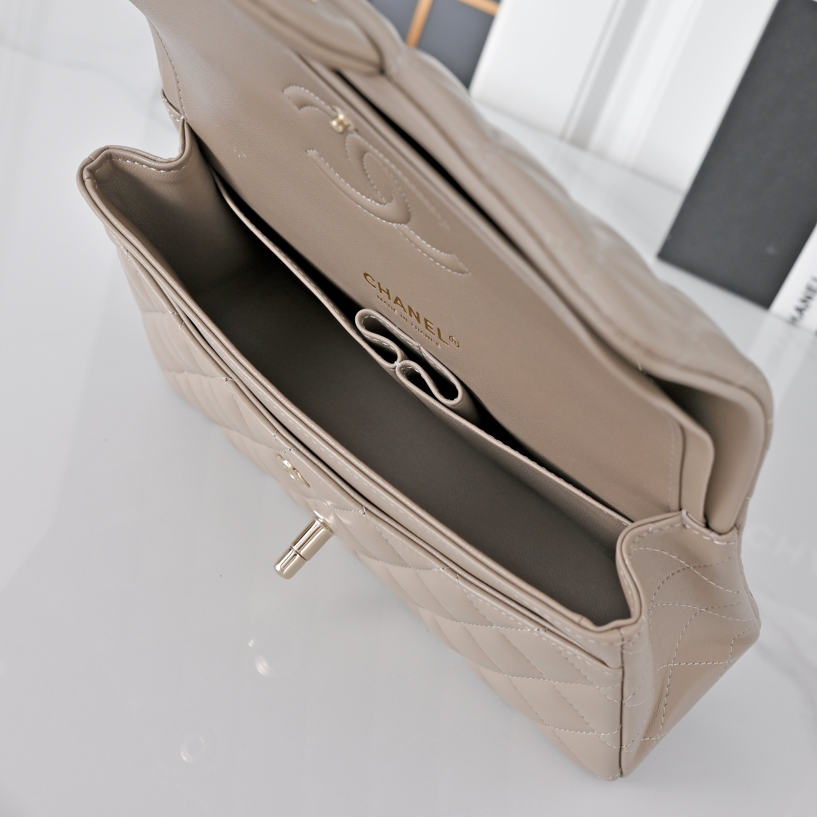 Ch*el classic flap handbag light gold hardware a01113 23x14.5x6cm