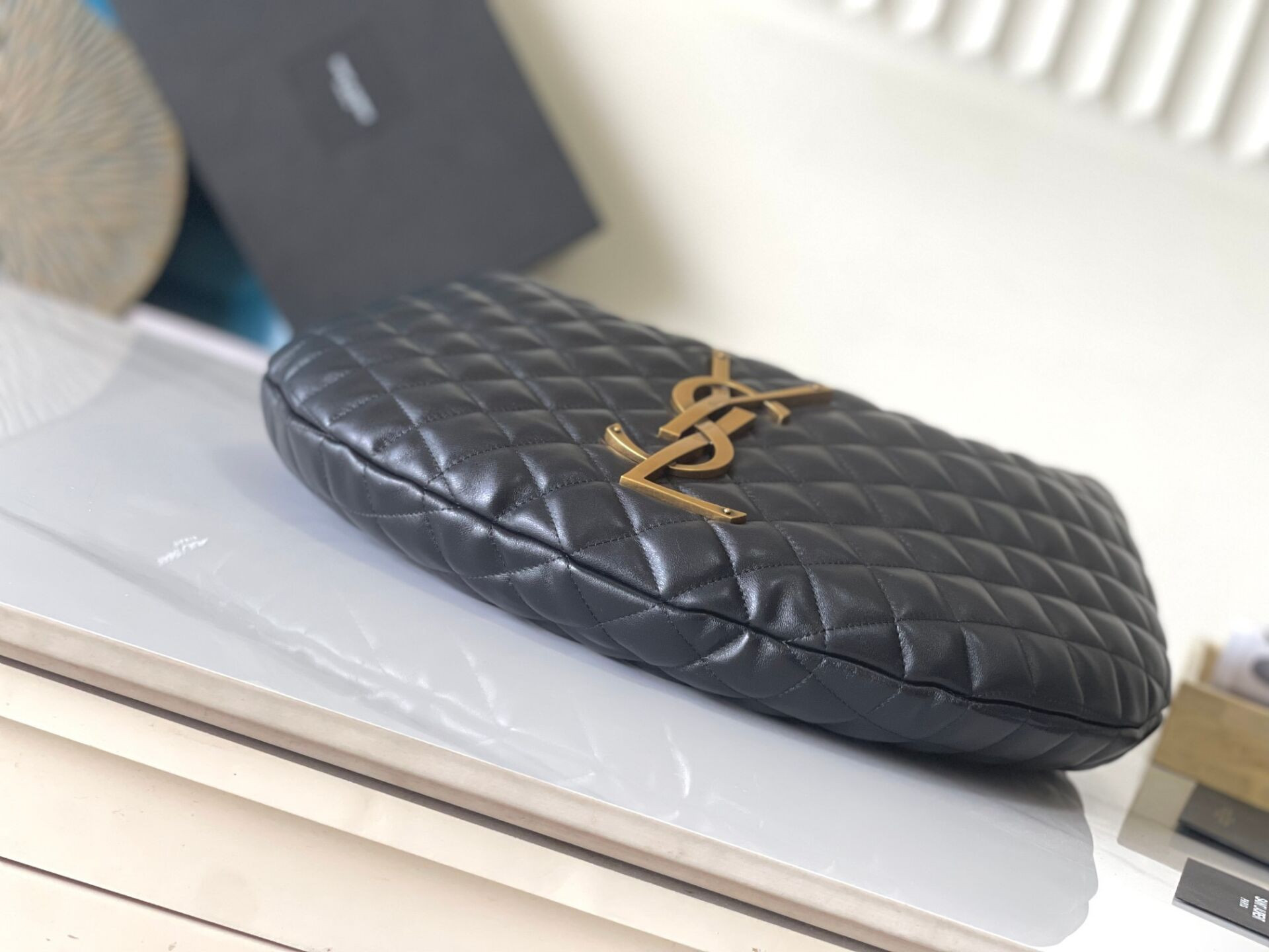 Y*L icarino in quilted nappa 47x35x15cm