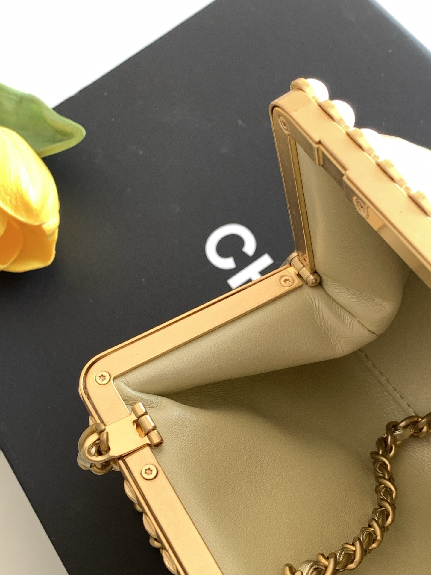 Ch*el clutch as5912 10x20x7cm
