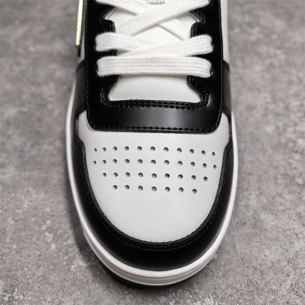 UA Pra*a Downtown Low Top Sneakers