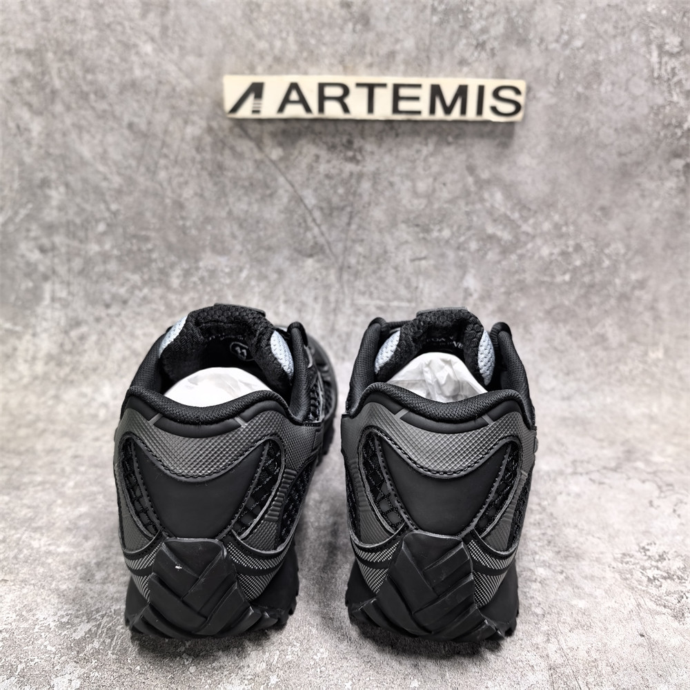 UA Bo*te*ga Ve*ne*ta Orbit Sneaker