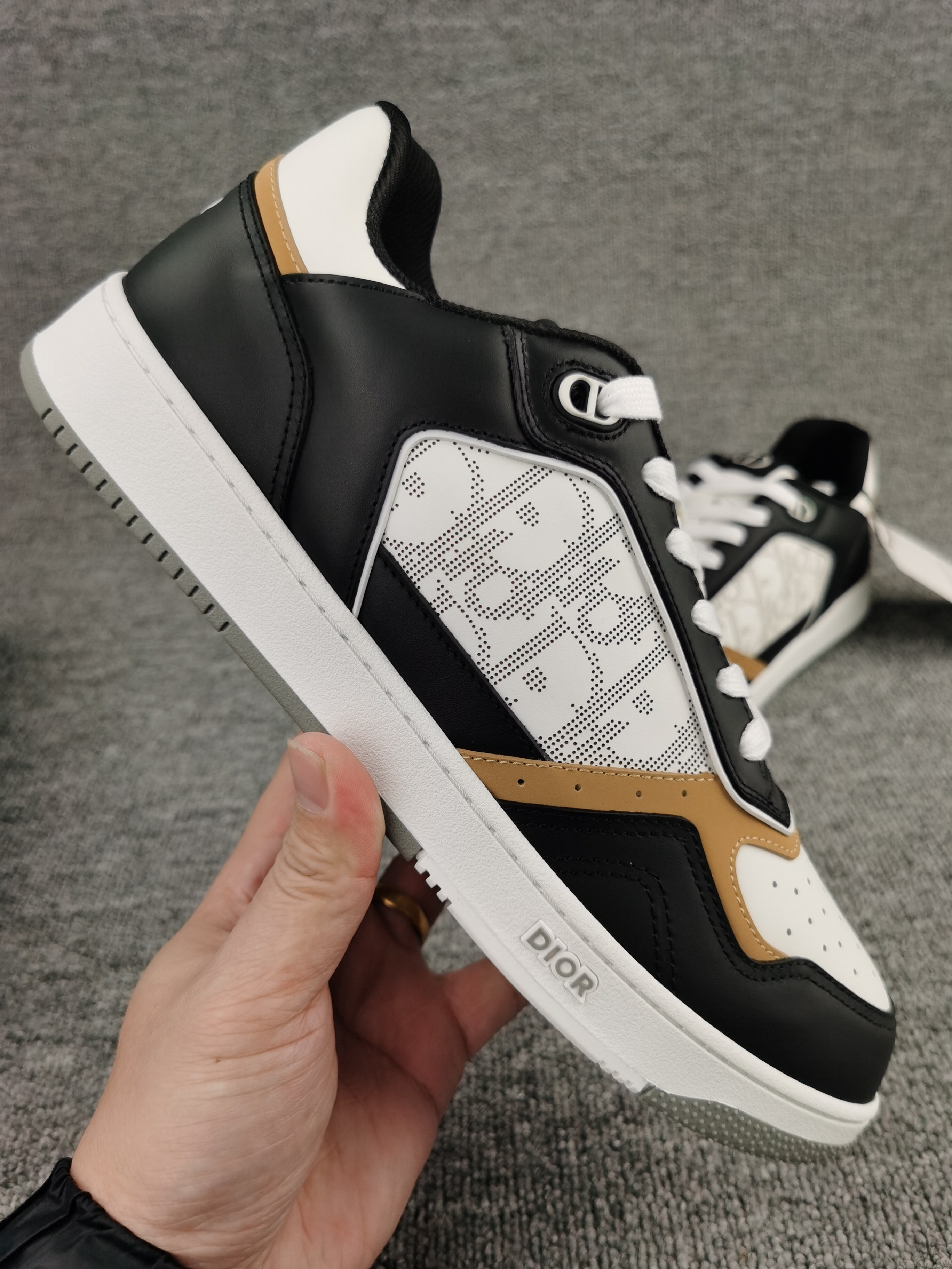 UA D*0r B27 Sneaker
