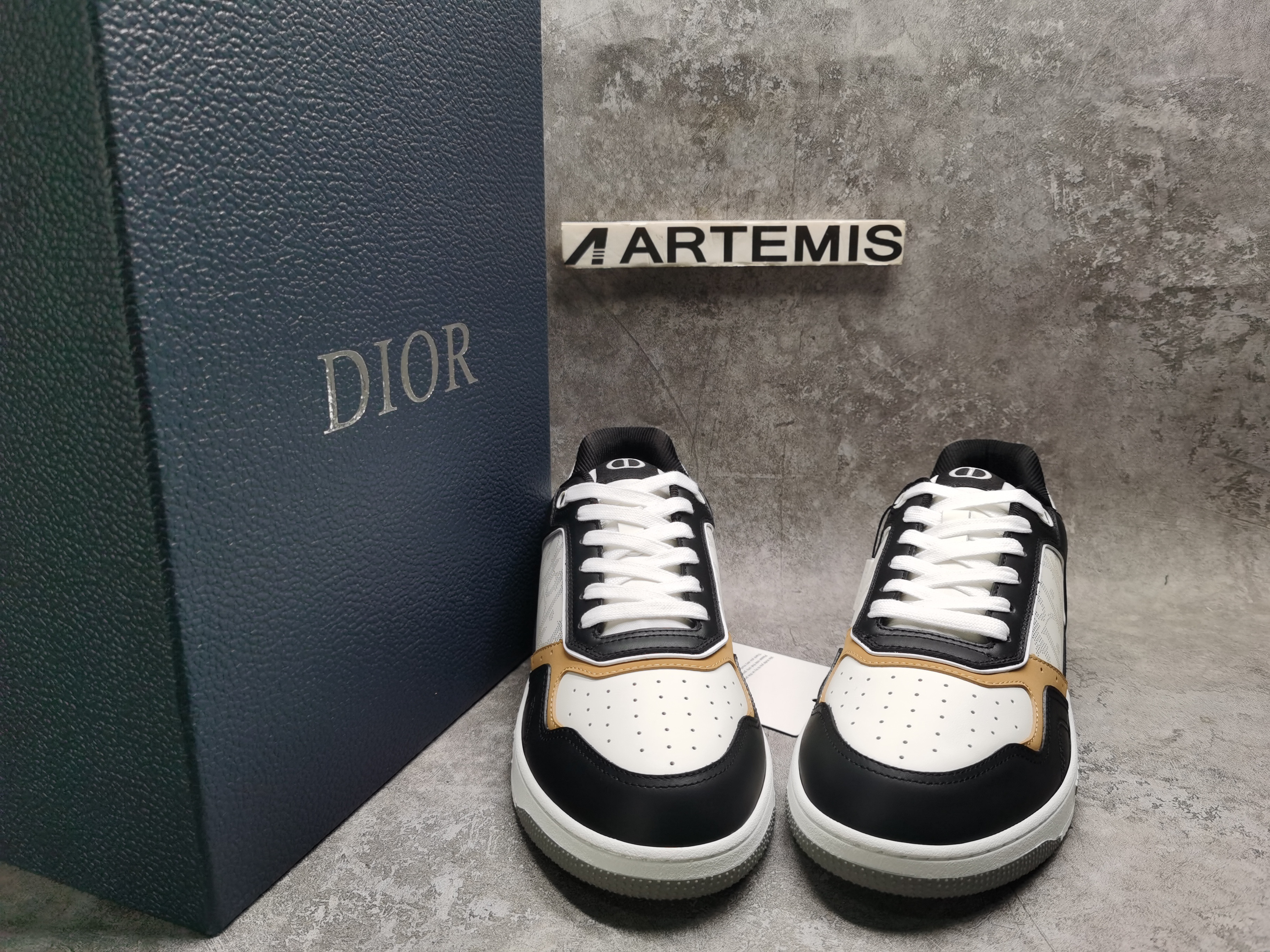 UA D*0r B27 Sneaker