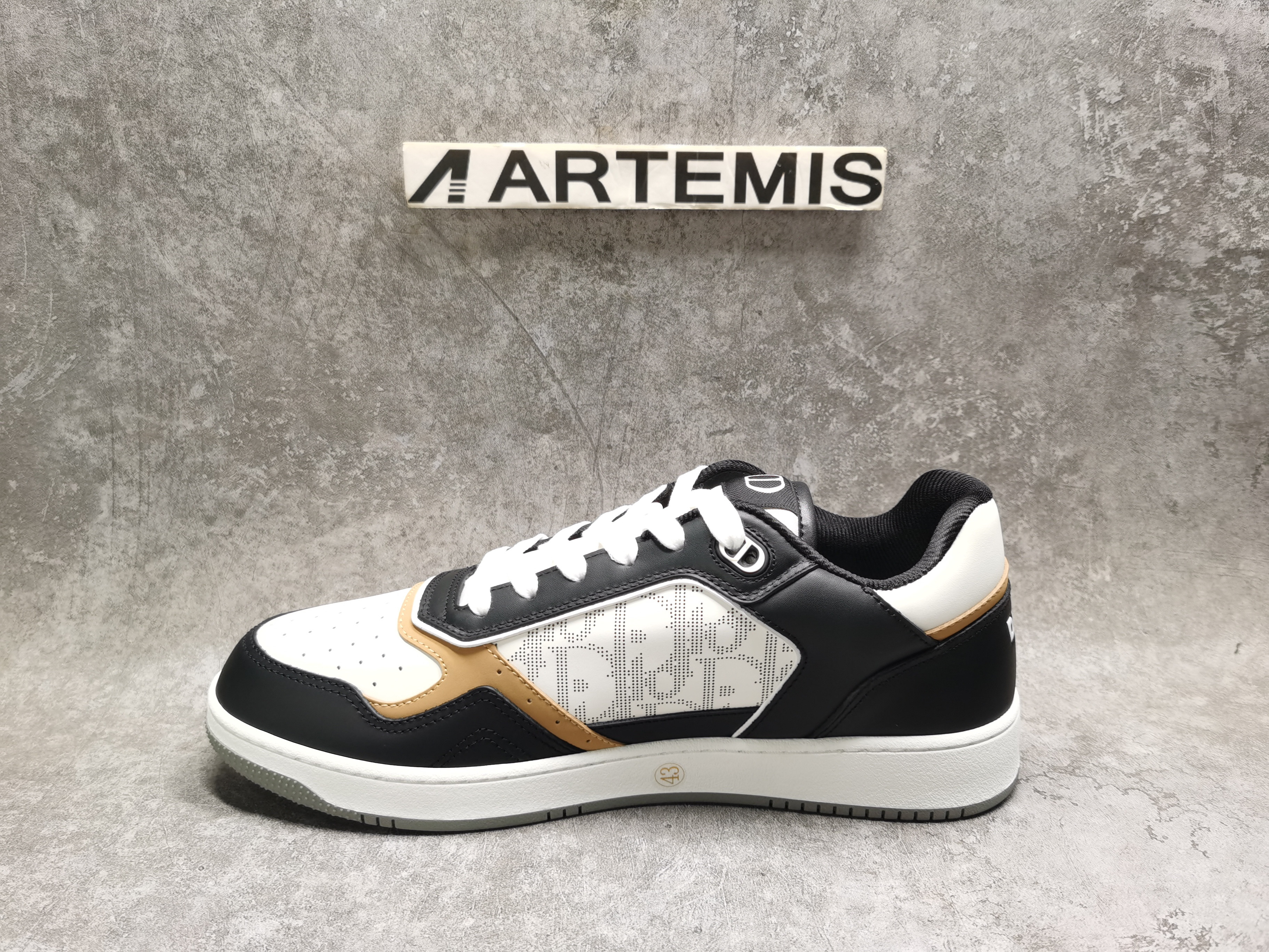 UA D*0r B27 Sneaker