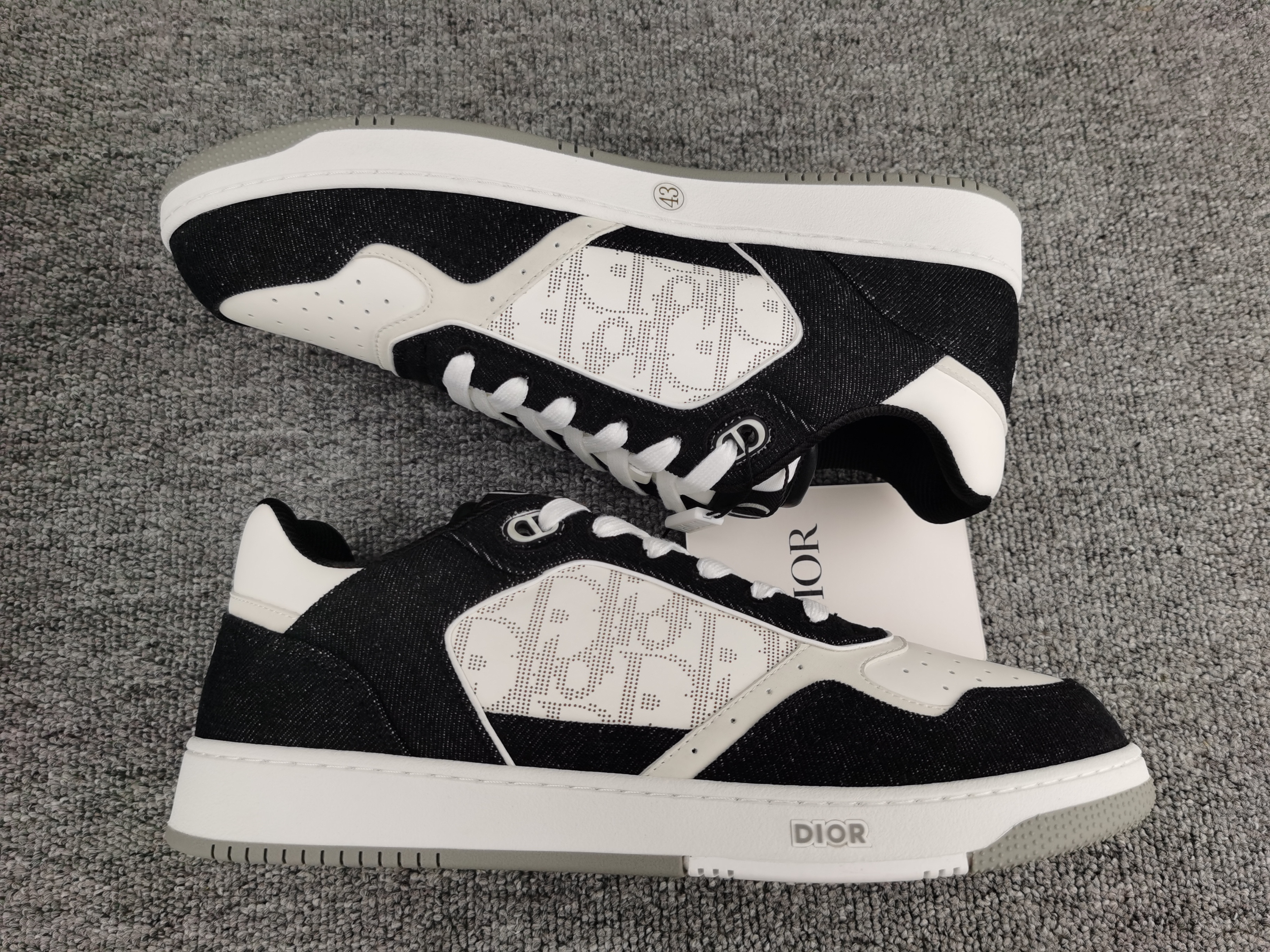 UA D*0r B27 Sneaker