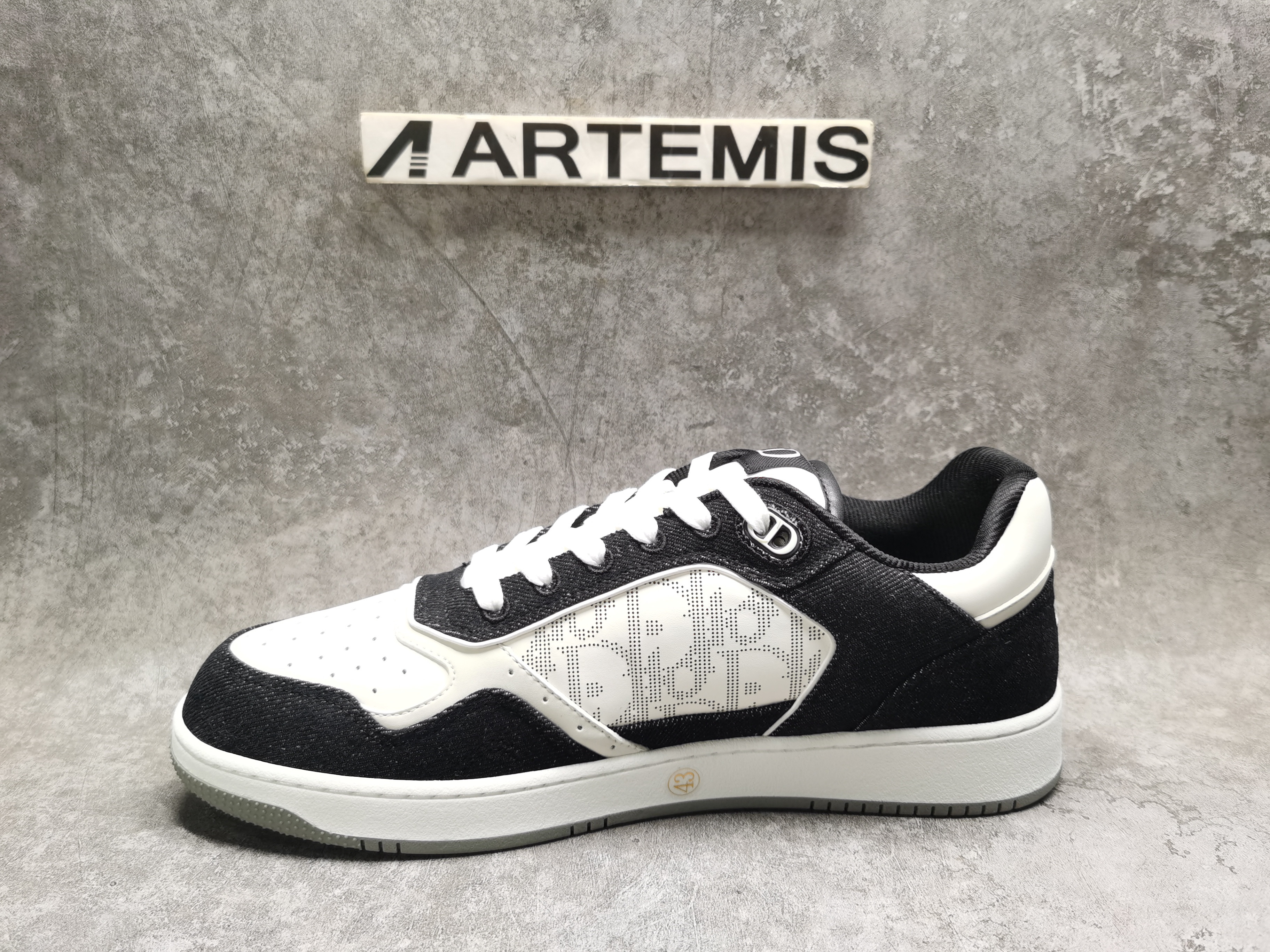 UA D*0r B27 Sneaker