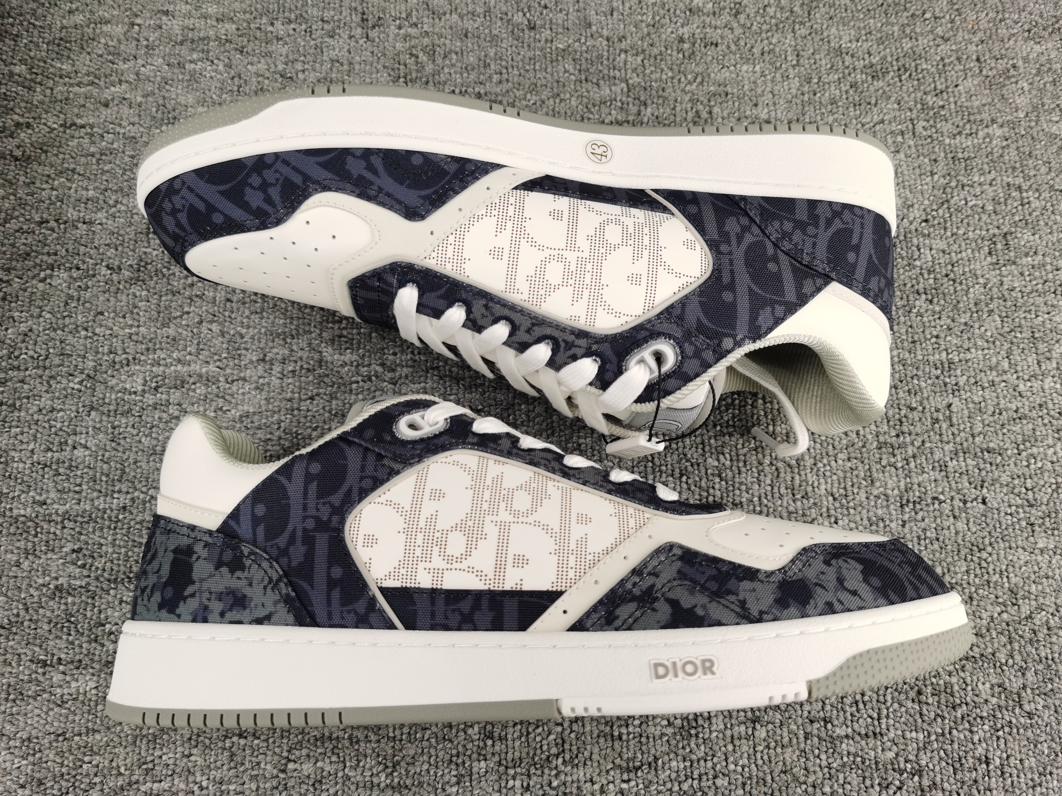 UA D*0r B27 Sneaker