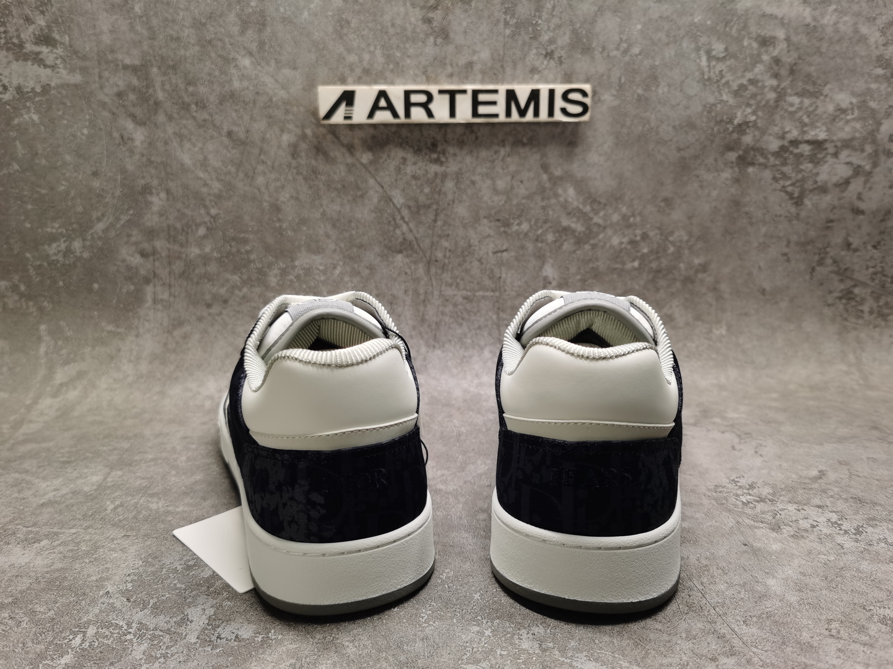 UA D*0r B27 Sneaker