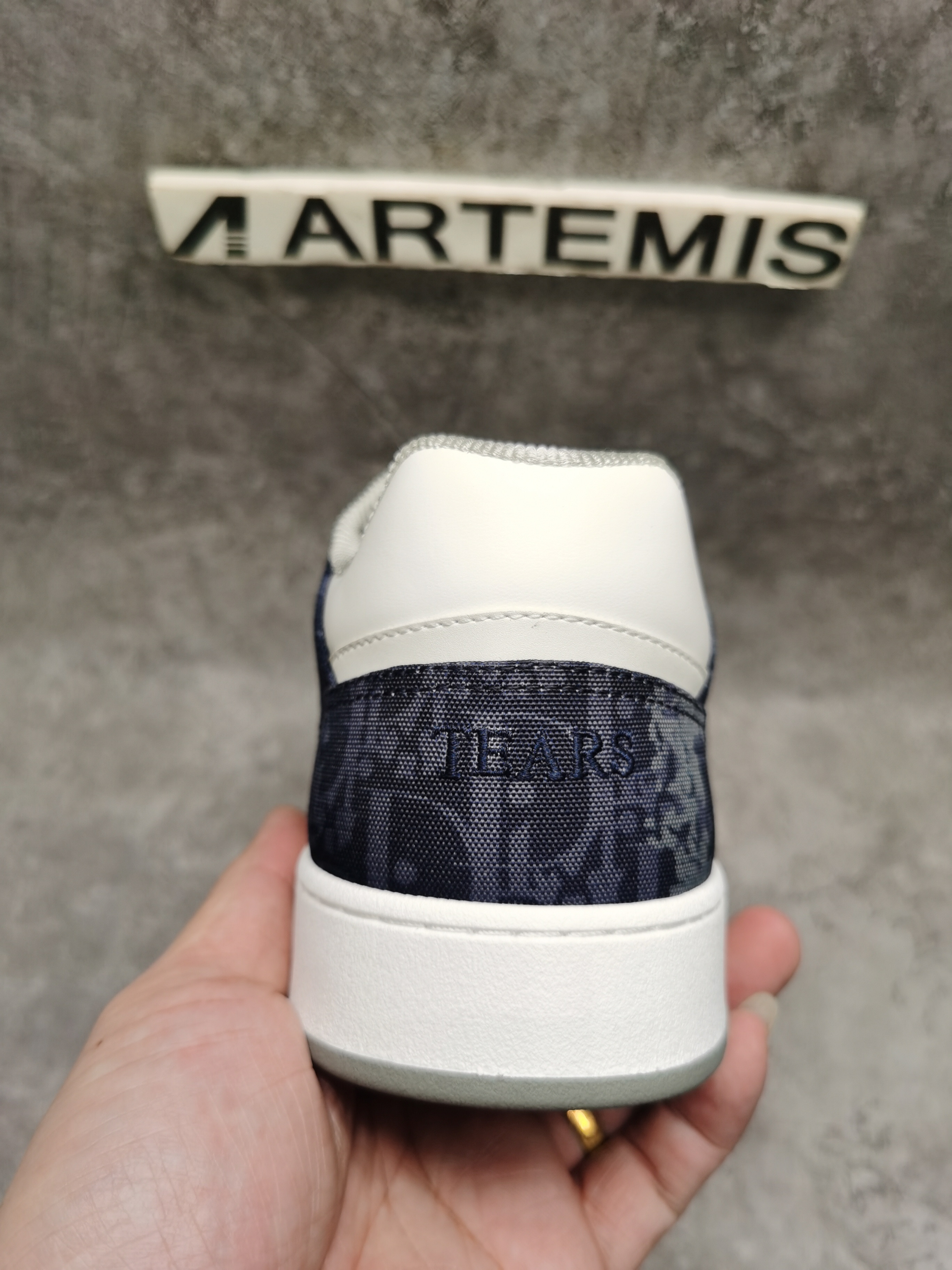 UA D*0r B27 Sneaker