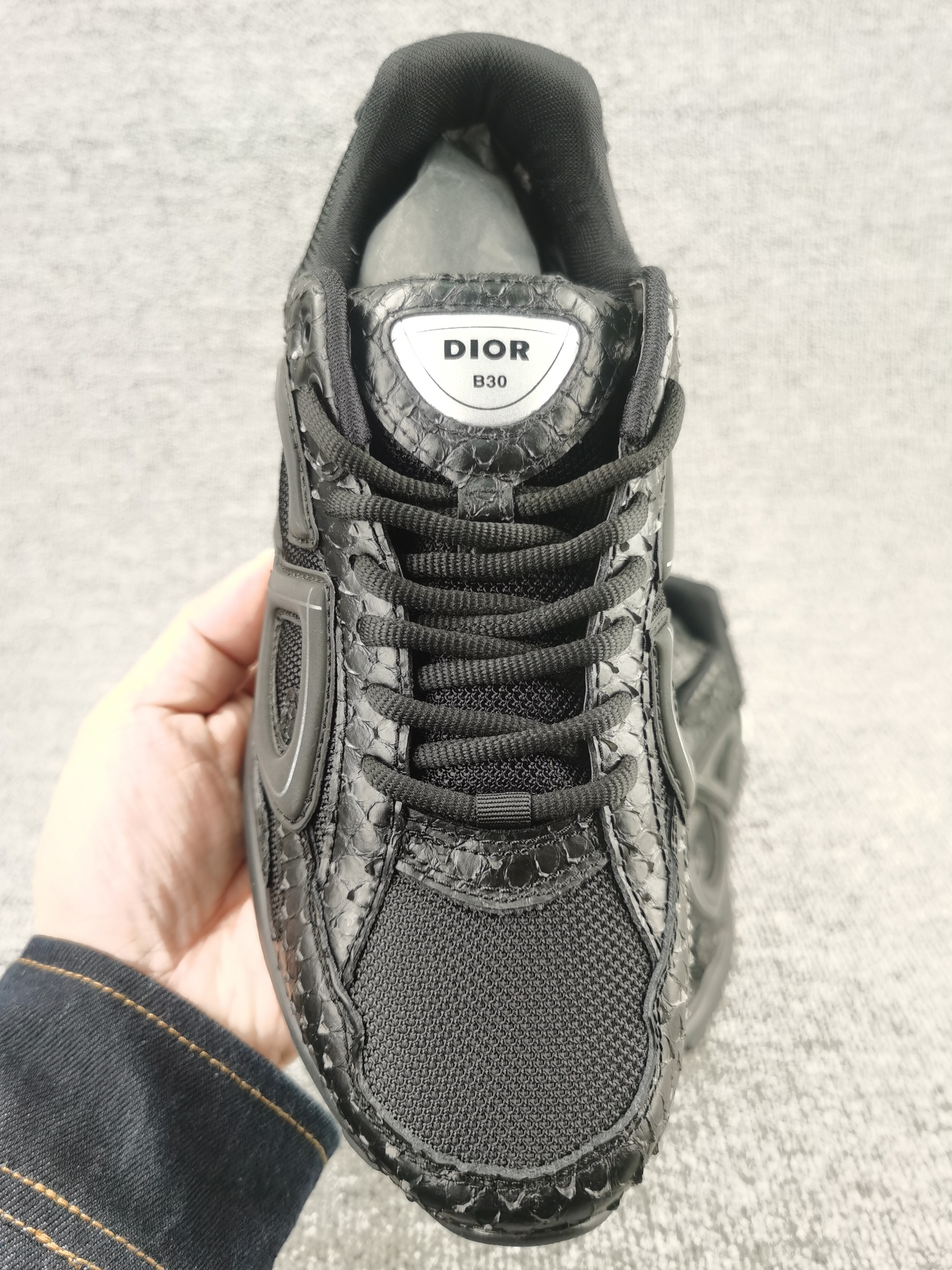 UA D*0r B30
