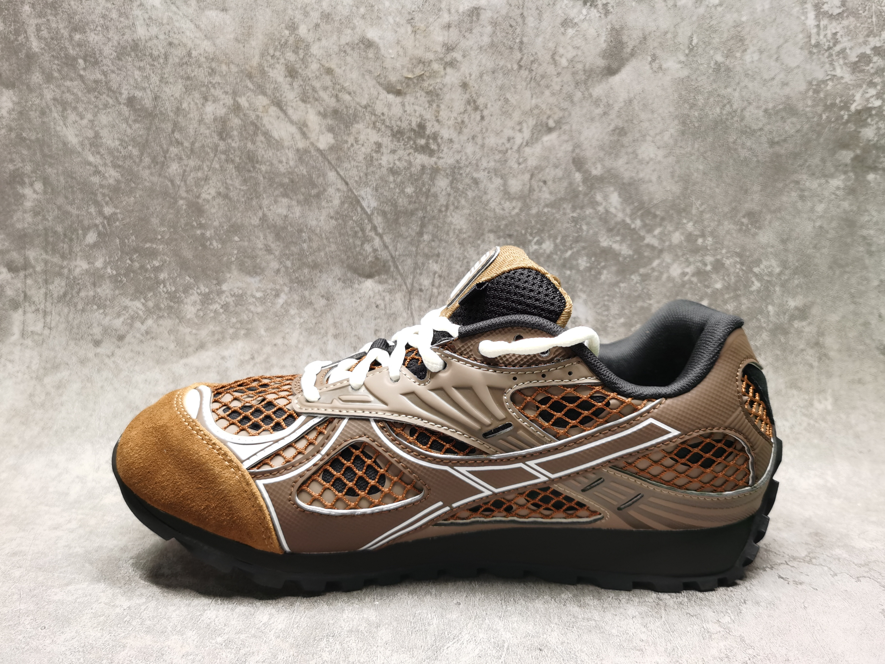 UA Bo*te*ga Ve*ne*ta Orbit Sneaker