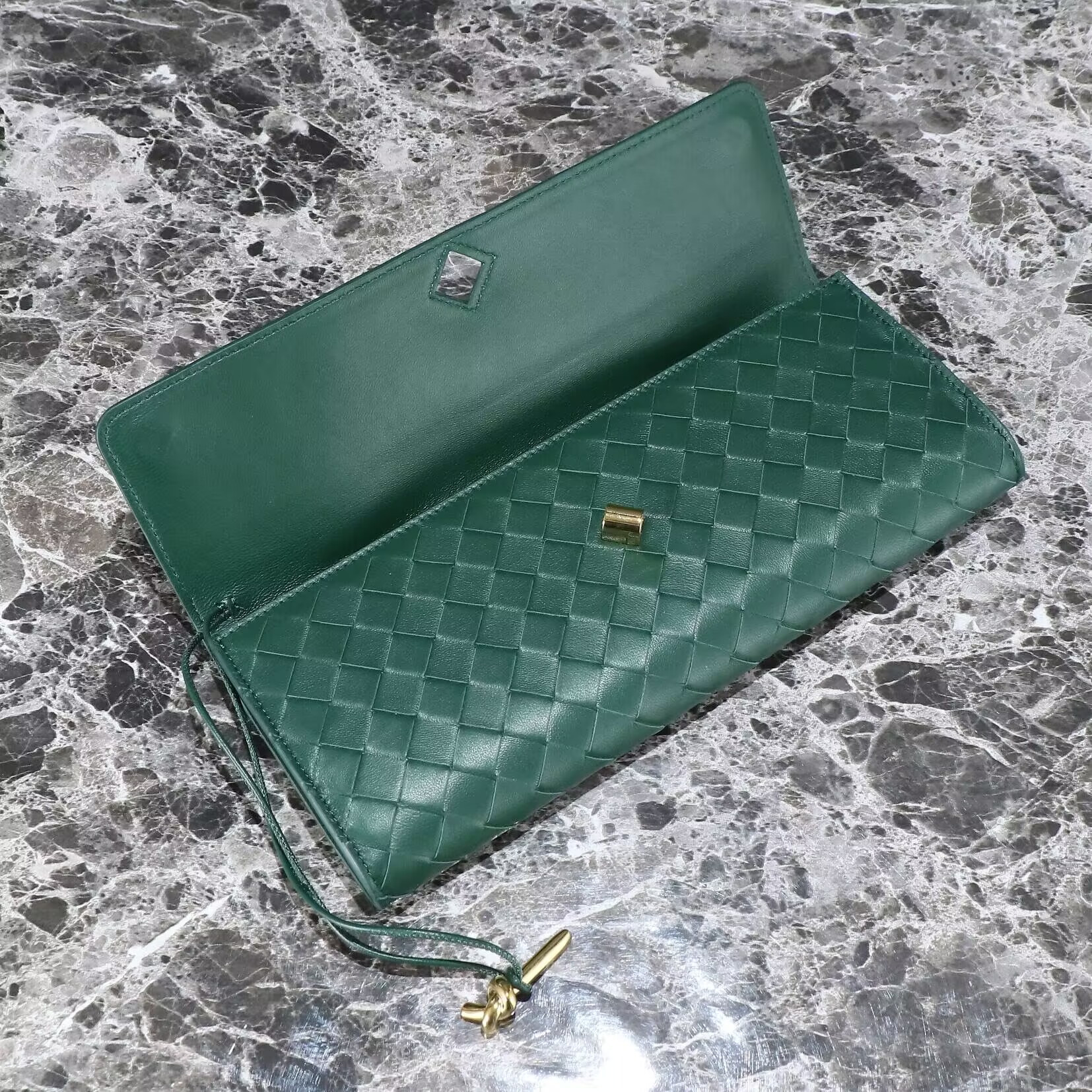 Bo*te*ga Ve*ne*ta Long Clutch Andiamo With Handle Fondant 31x13x3cm