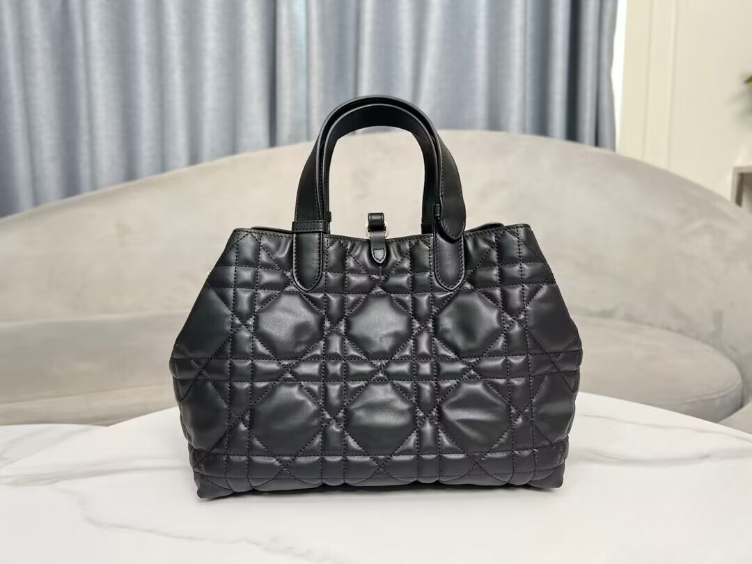 D*0r Toujours Bag Medium Black 11 x 8.5 x 6.5 inches