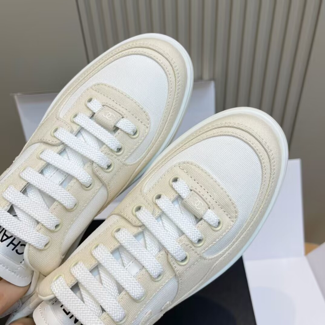 UA Ch*el SNEAKER