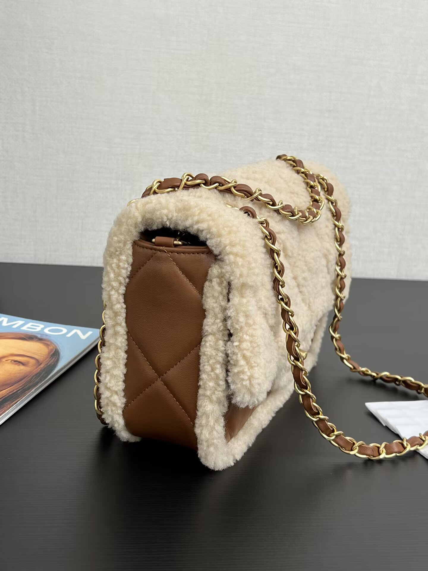 Ch*el Flap Bag 16 × 23.5 × 7.5 cm