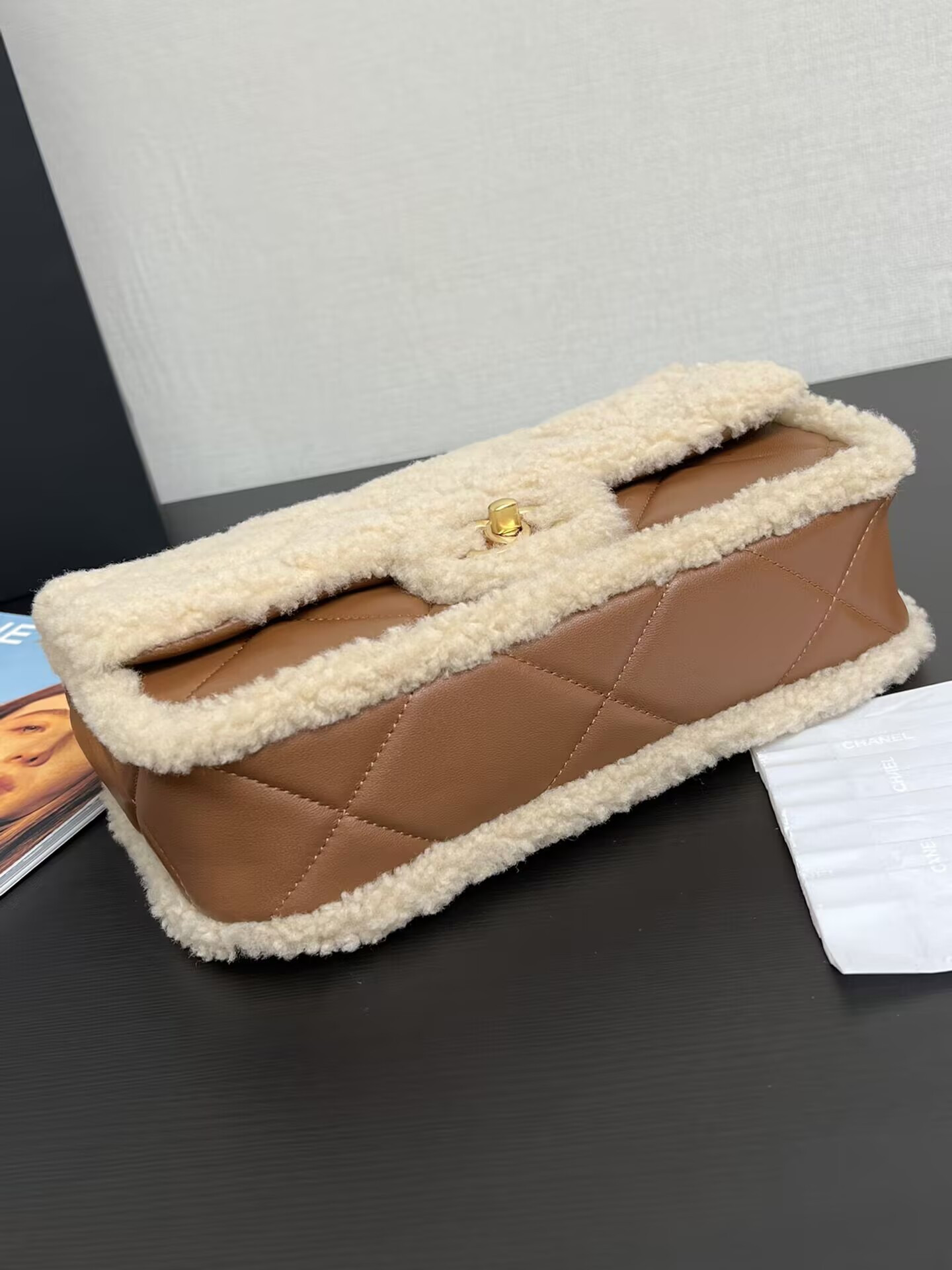 Ch*el Flap Bag 16 × 23.5 × 7.5 cm