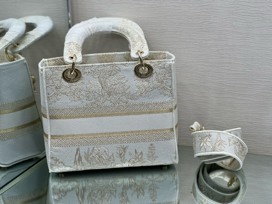 MEDIUM D*0r LADY D-LITE BAG 24 x 20 x 11 cm