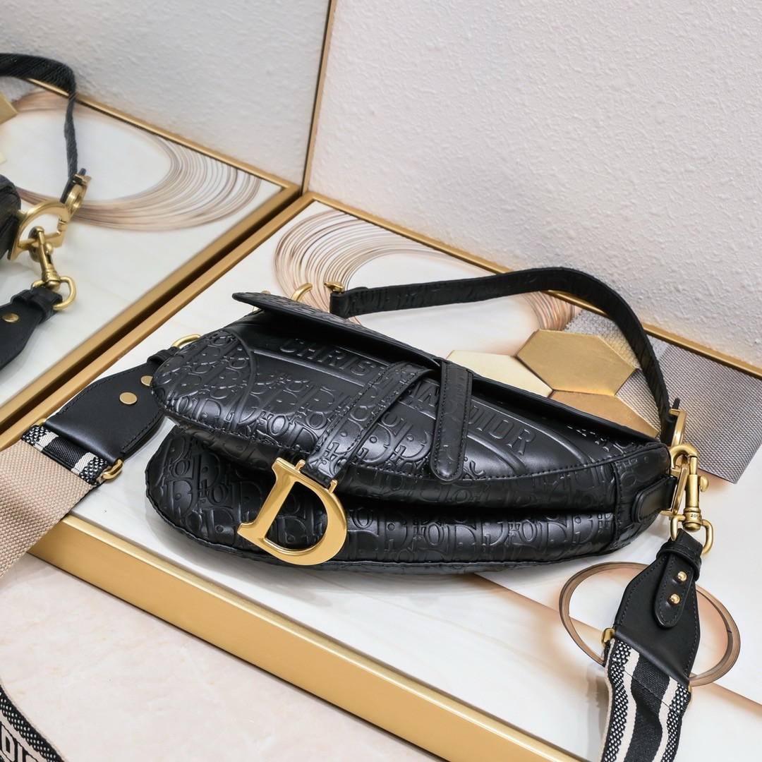 D*0r SADDLE BAG WITH STRAP Black Oblique Embossed Calfskin 25.5x20x6.5cm