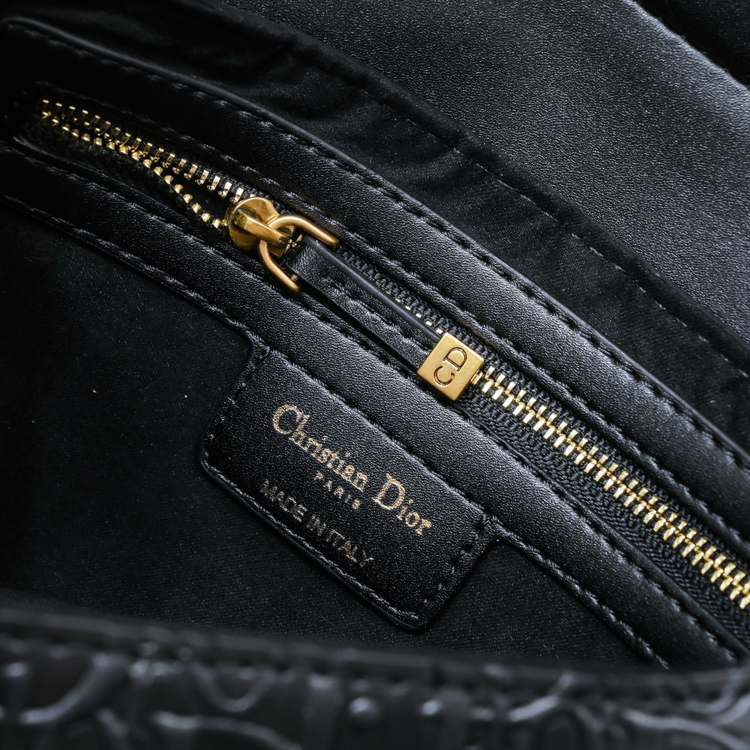 D*0r SADDLE BAG WITH STRAP Black Oblique Embossed Calfskin 25.5x20x6.5cm