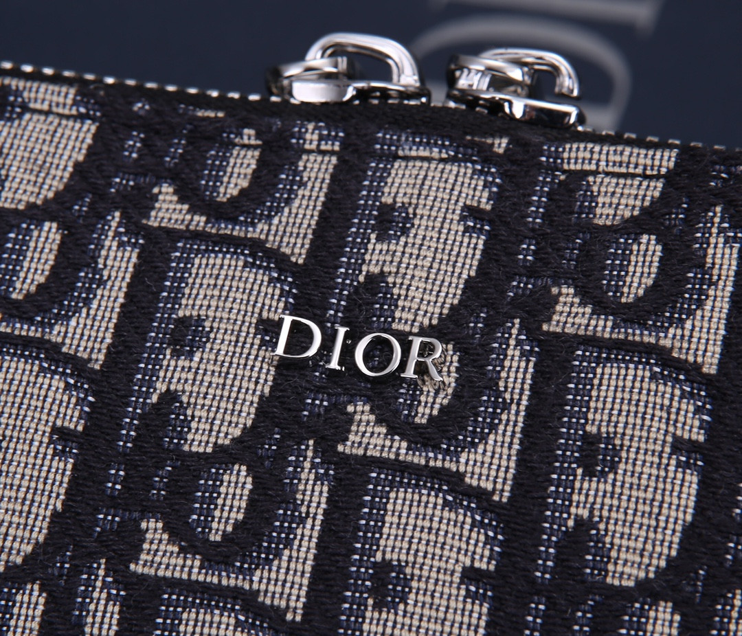 D*0r Zipped Pouch with Strap 17×12.5×6cm