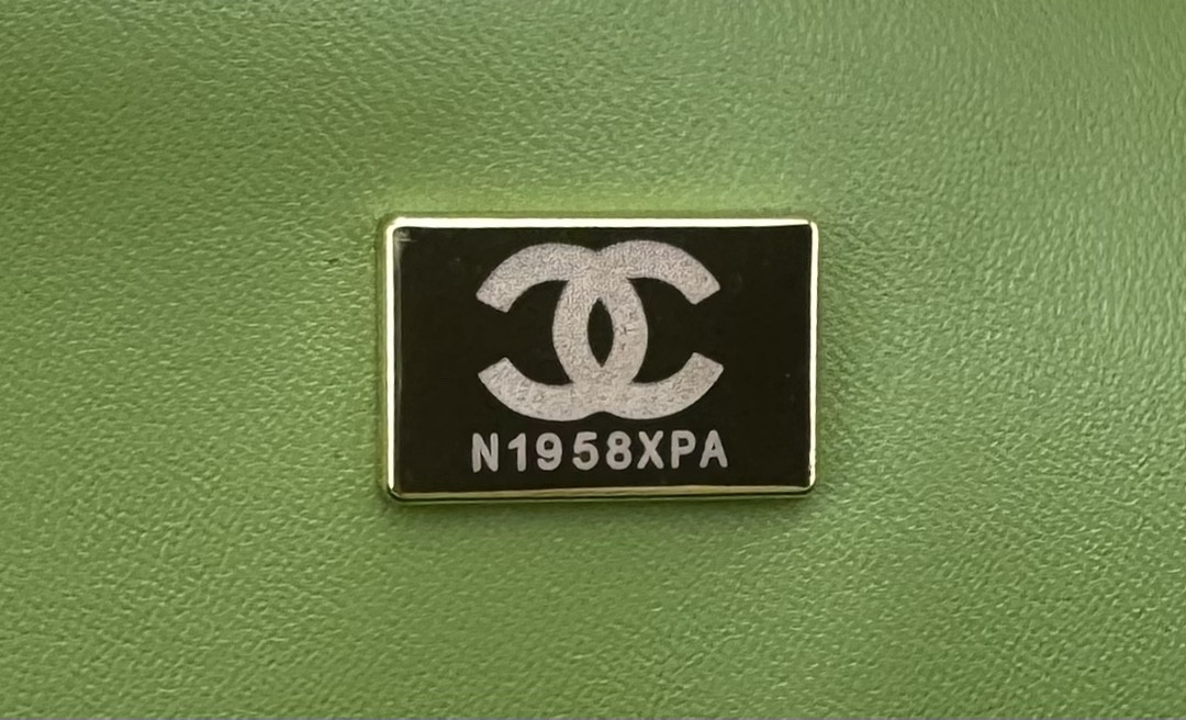 Ch*el MINI CLASSIC 11.12 HANDBAG 20 12 × 20 × 6 cm