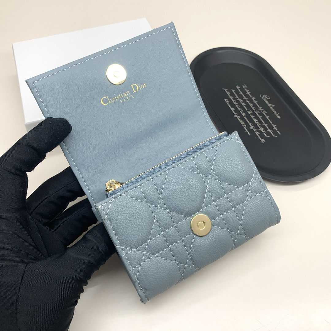 D*0r Card Holder
